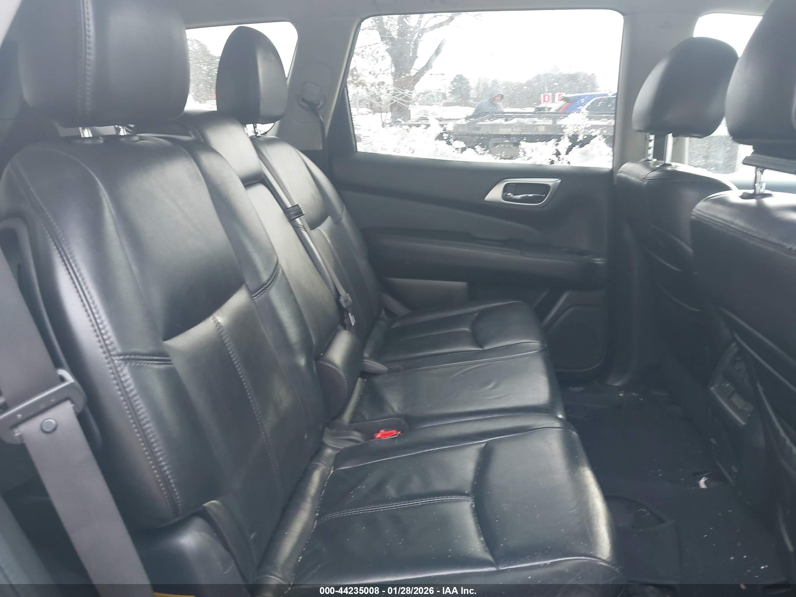 NISSAN PATHFINDER image 8