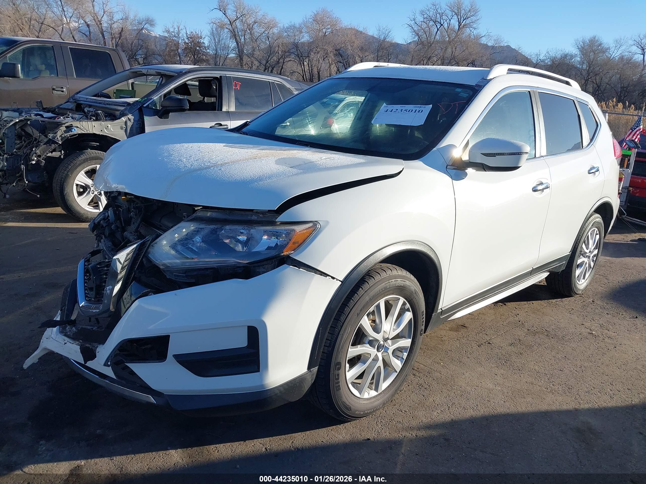 NISSAN ROGUE image 2