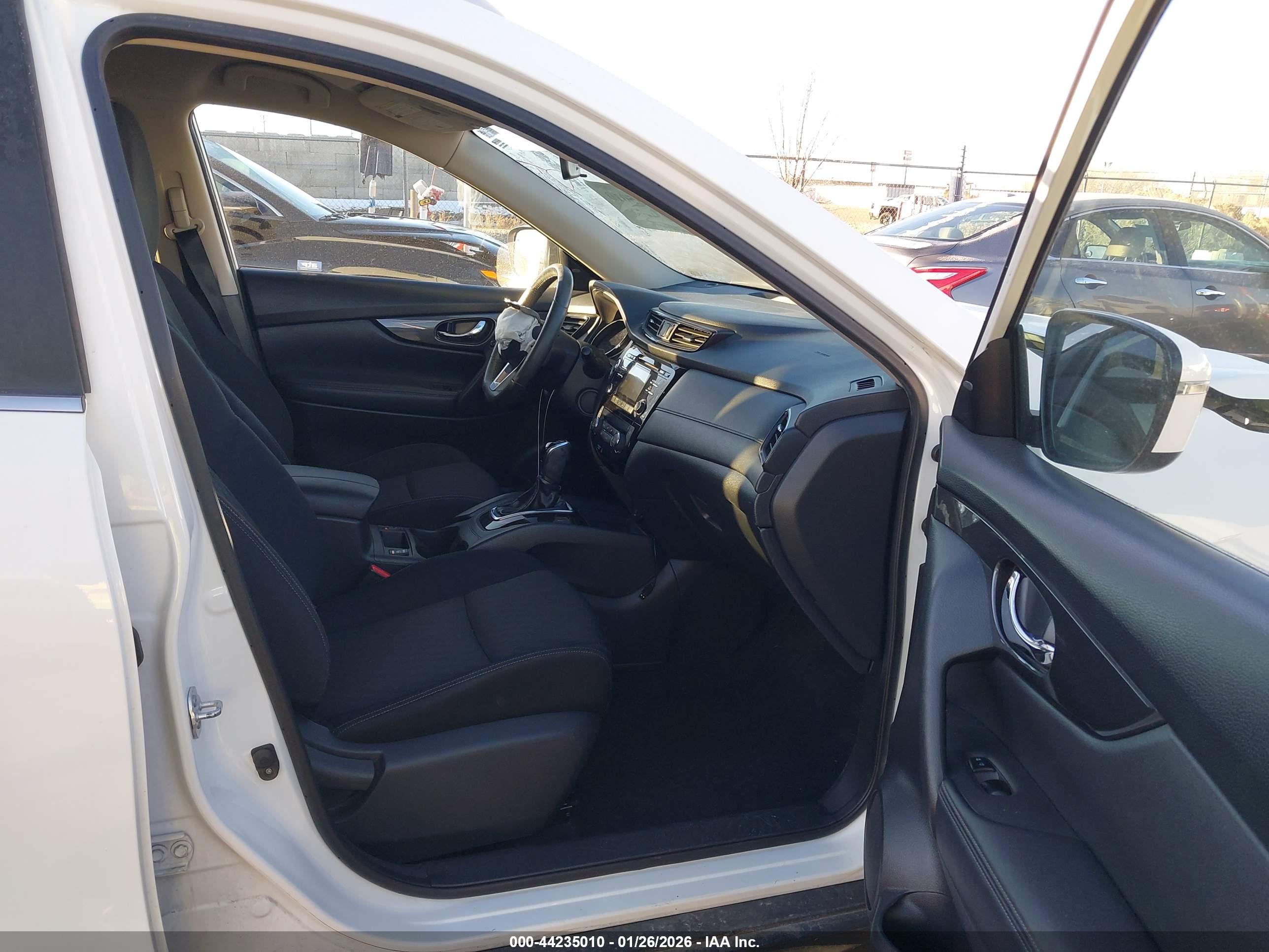 NISSAN ROGUE image 5