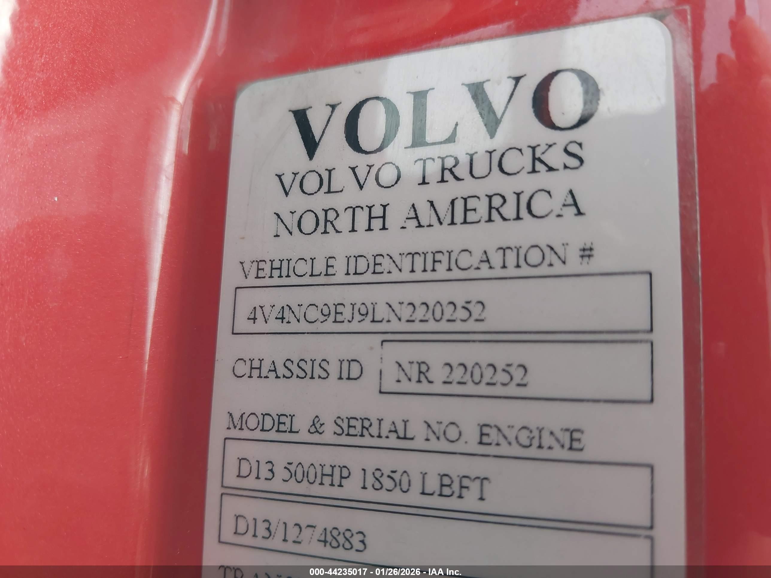 VOLVO VNL image 9
