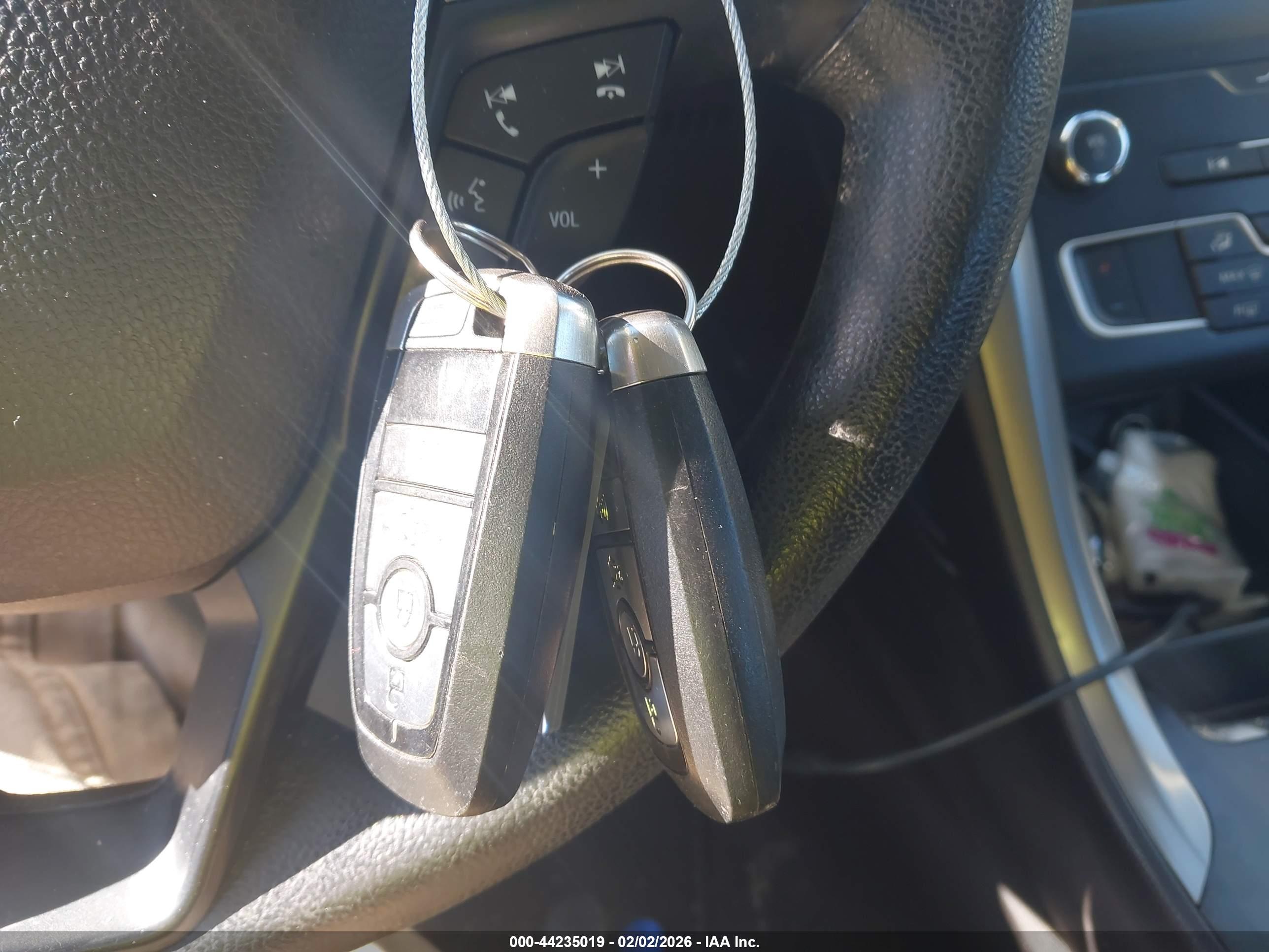 FORD FUSION image 11