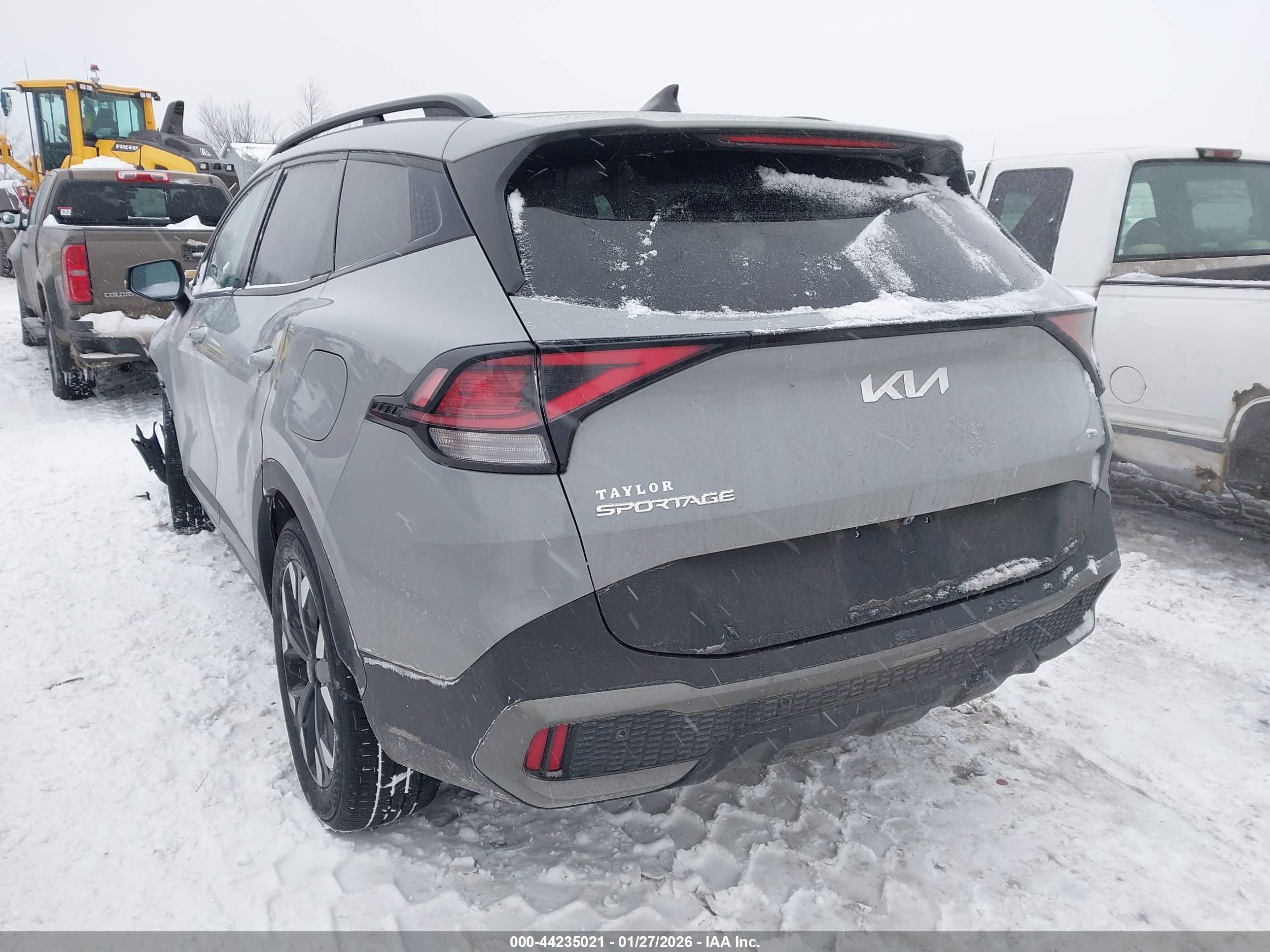 KIA SPORTAGE image 3