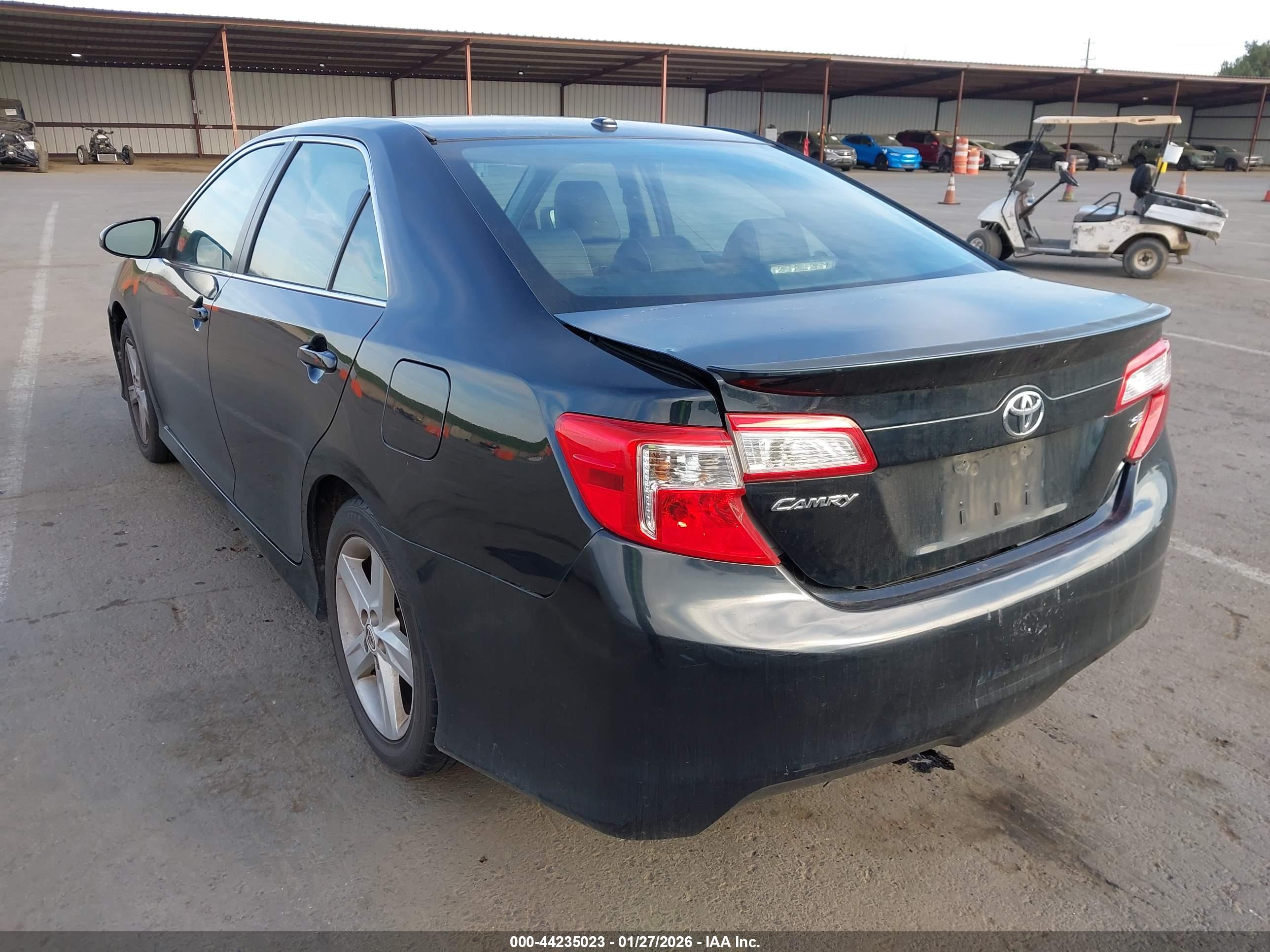 TOYOTA CAMRY image 3