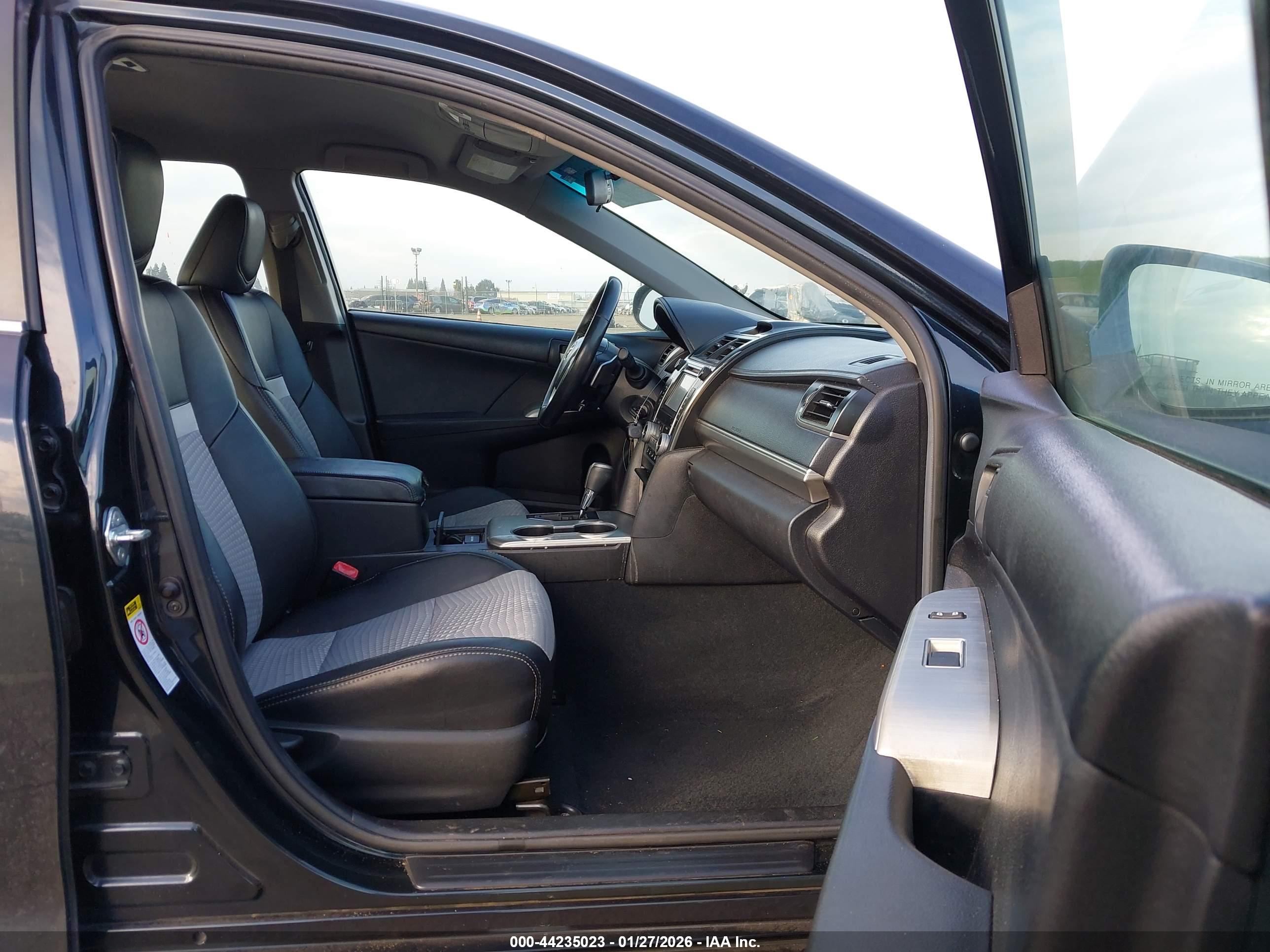 TOYOTA CAMRY image 5