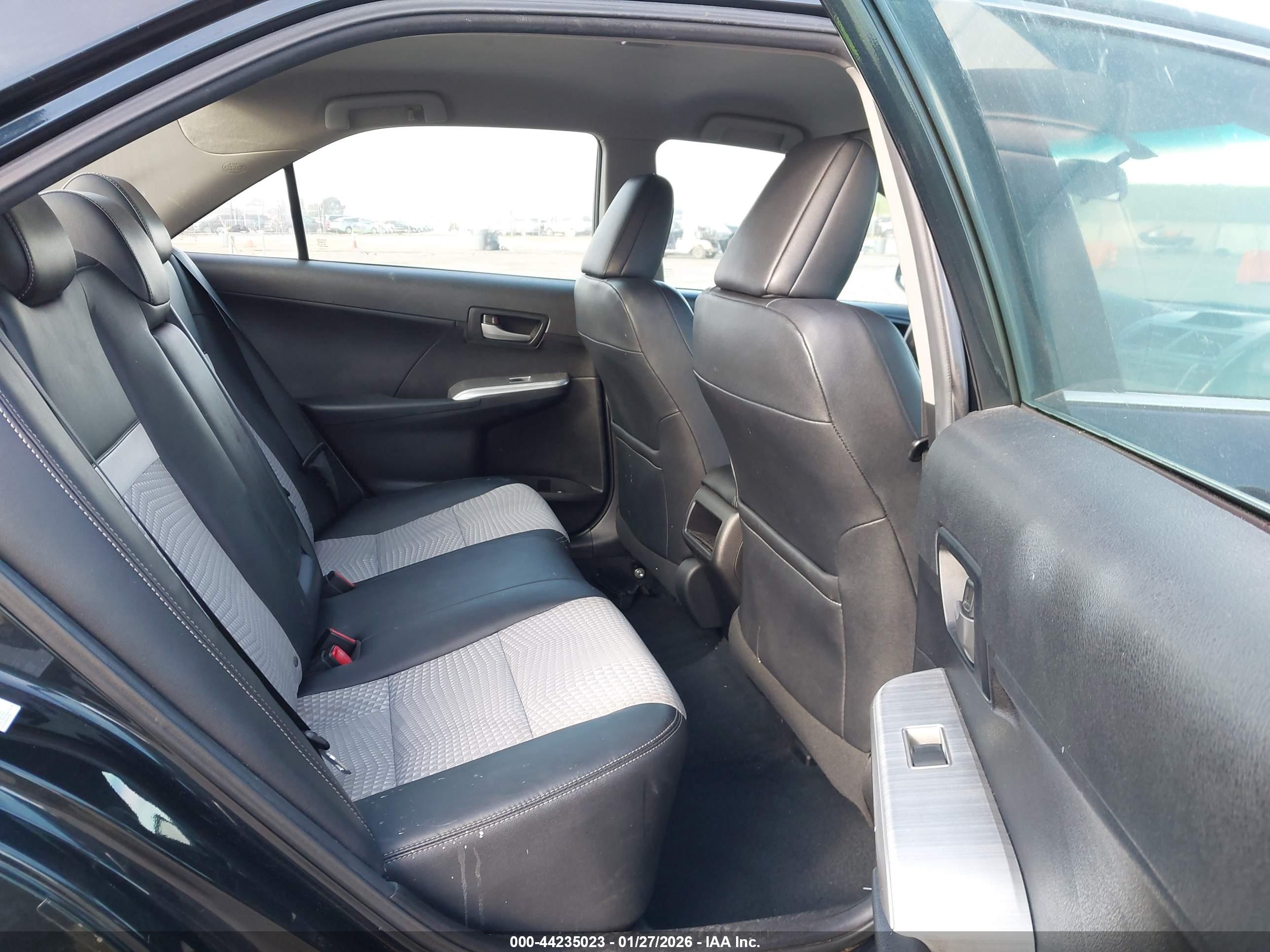 TOYOTA CAMRY image 8
