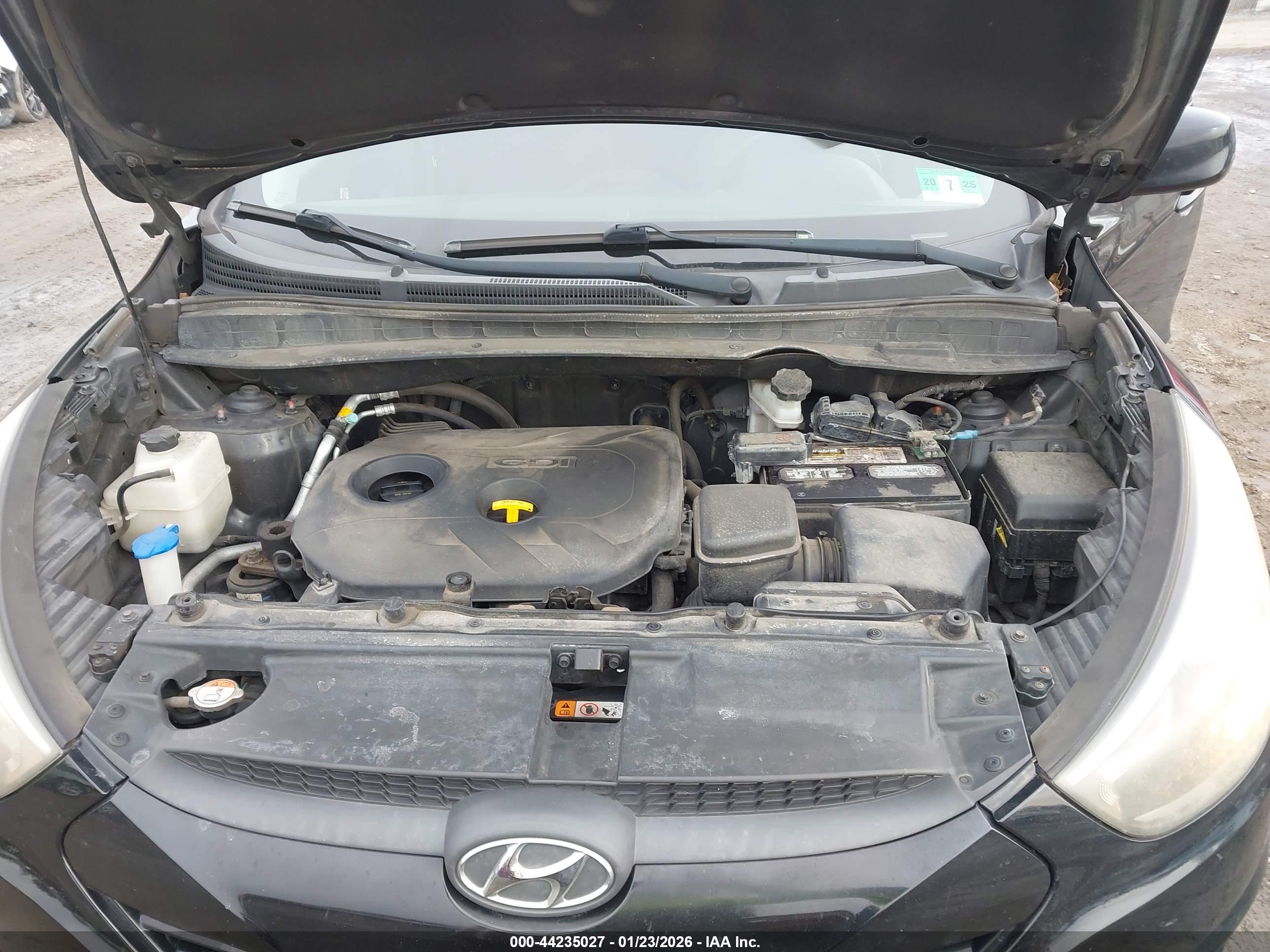 HYUNDAI TUCSON image 10