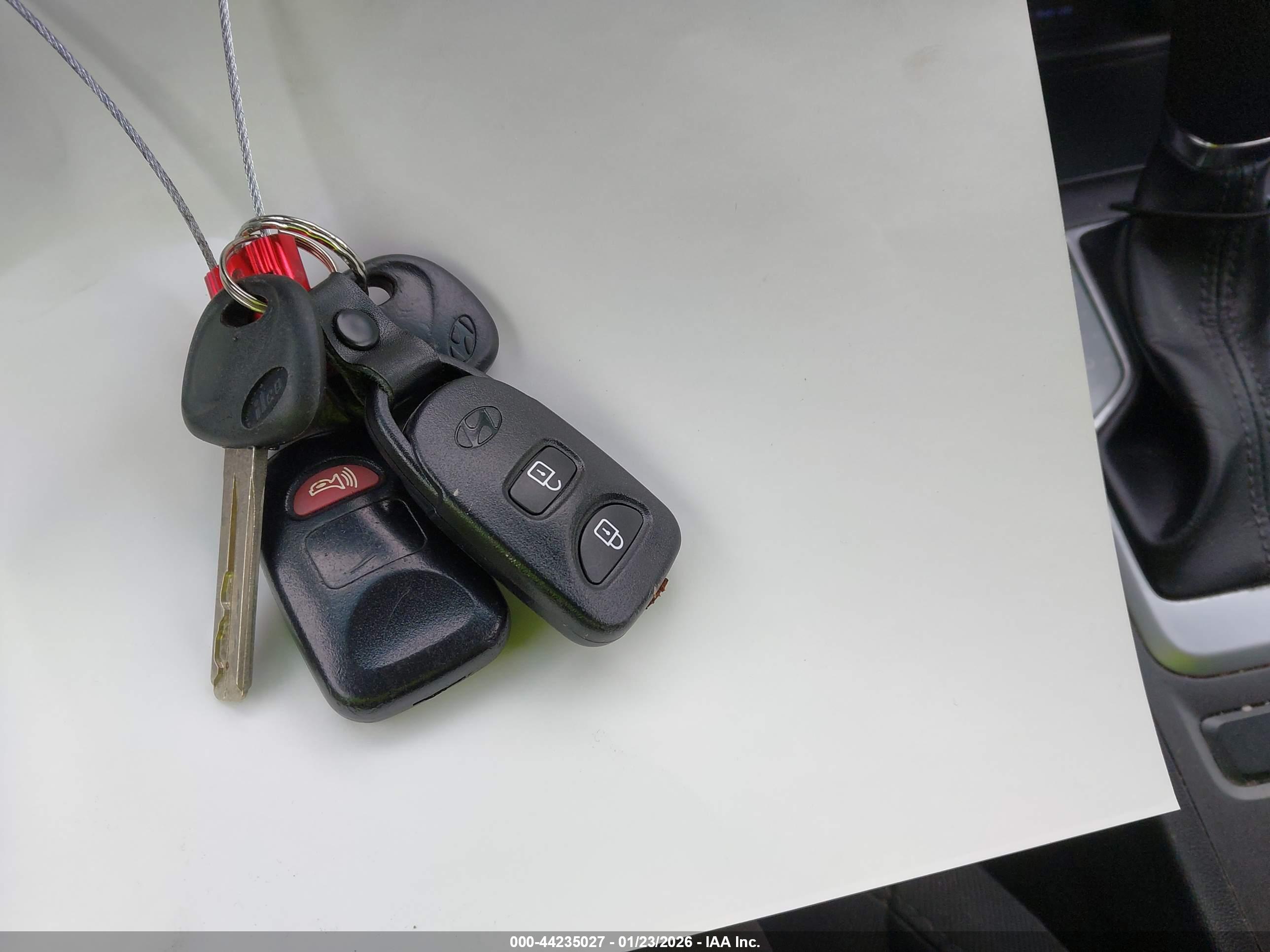 HYUNDAI TUCSON image 11