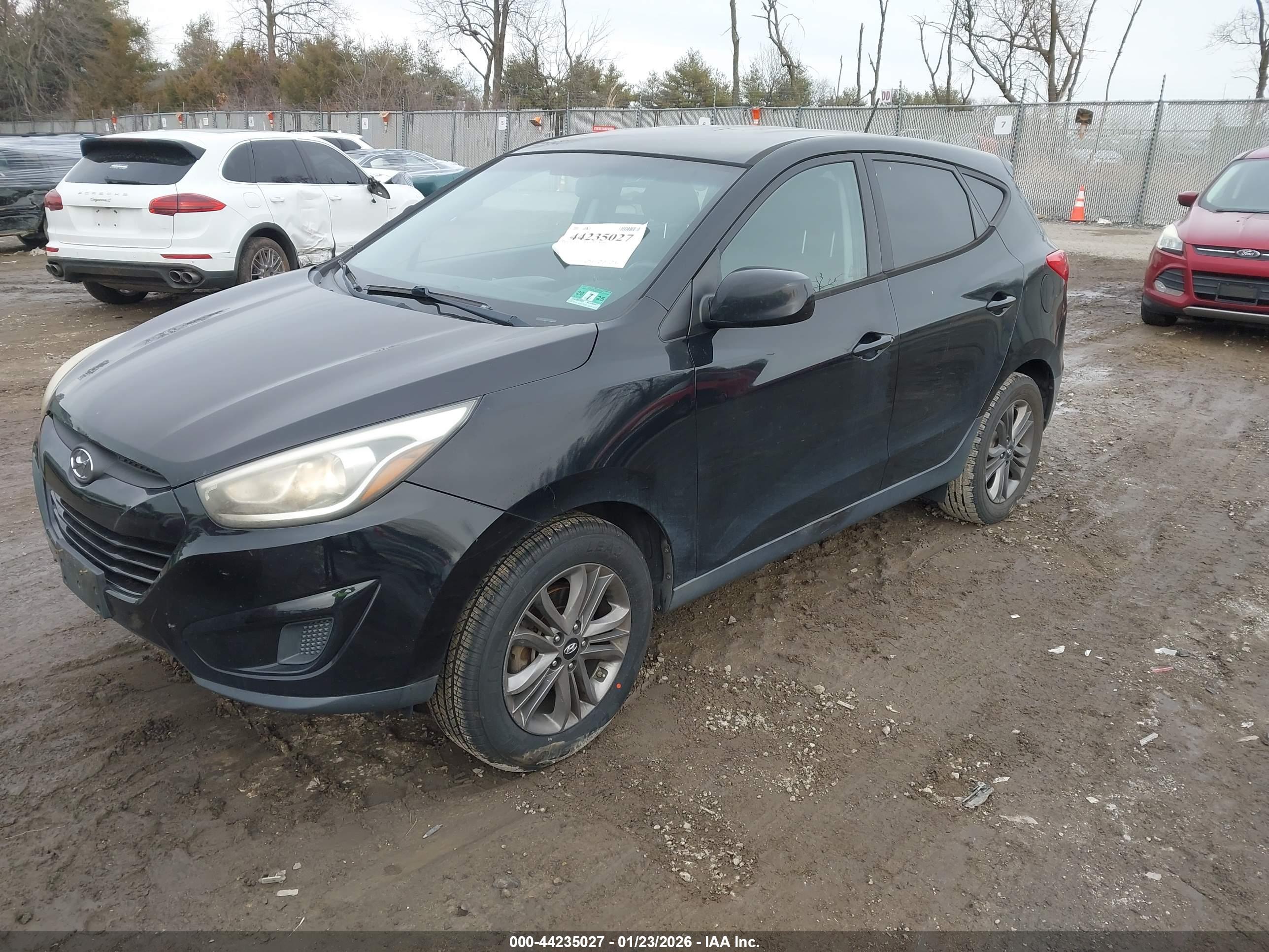 HYUNDAI TUCSON image 2