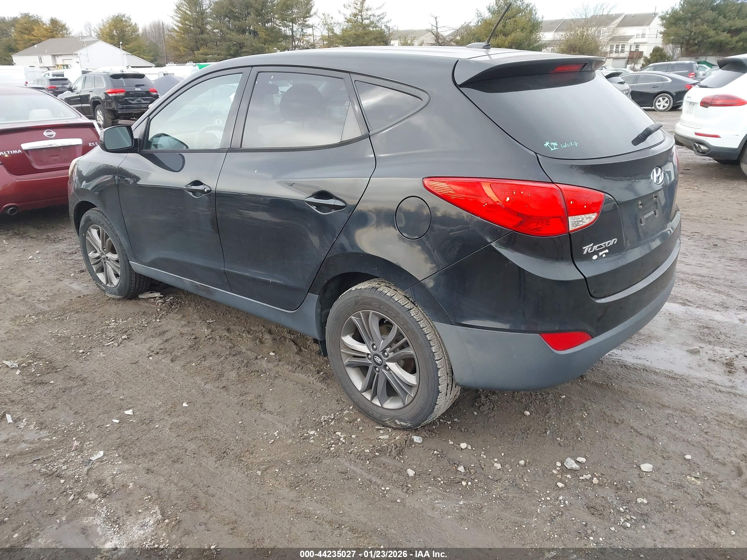 HYUNDAI TUCSON image 3
