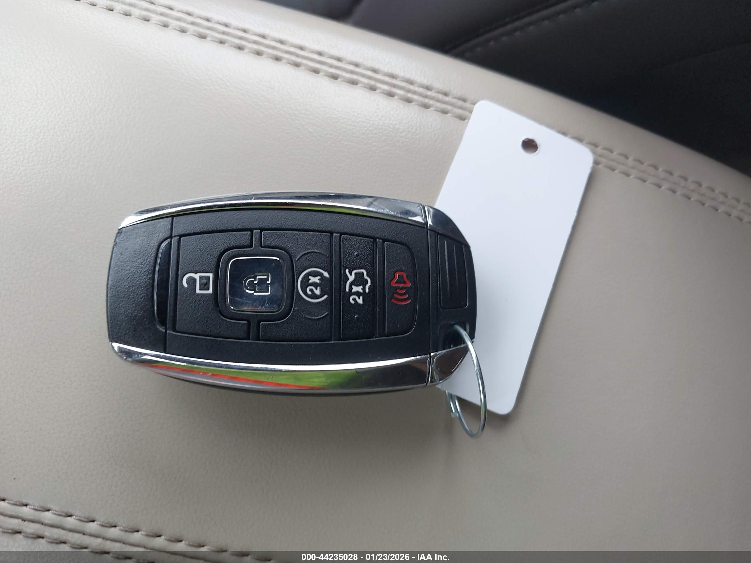 LINCOLN MKC image 11