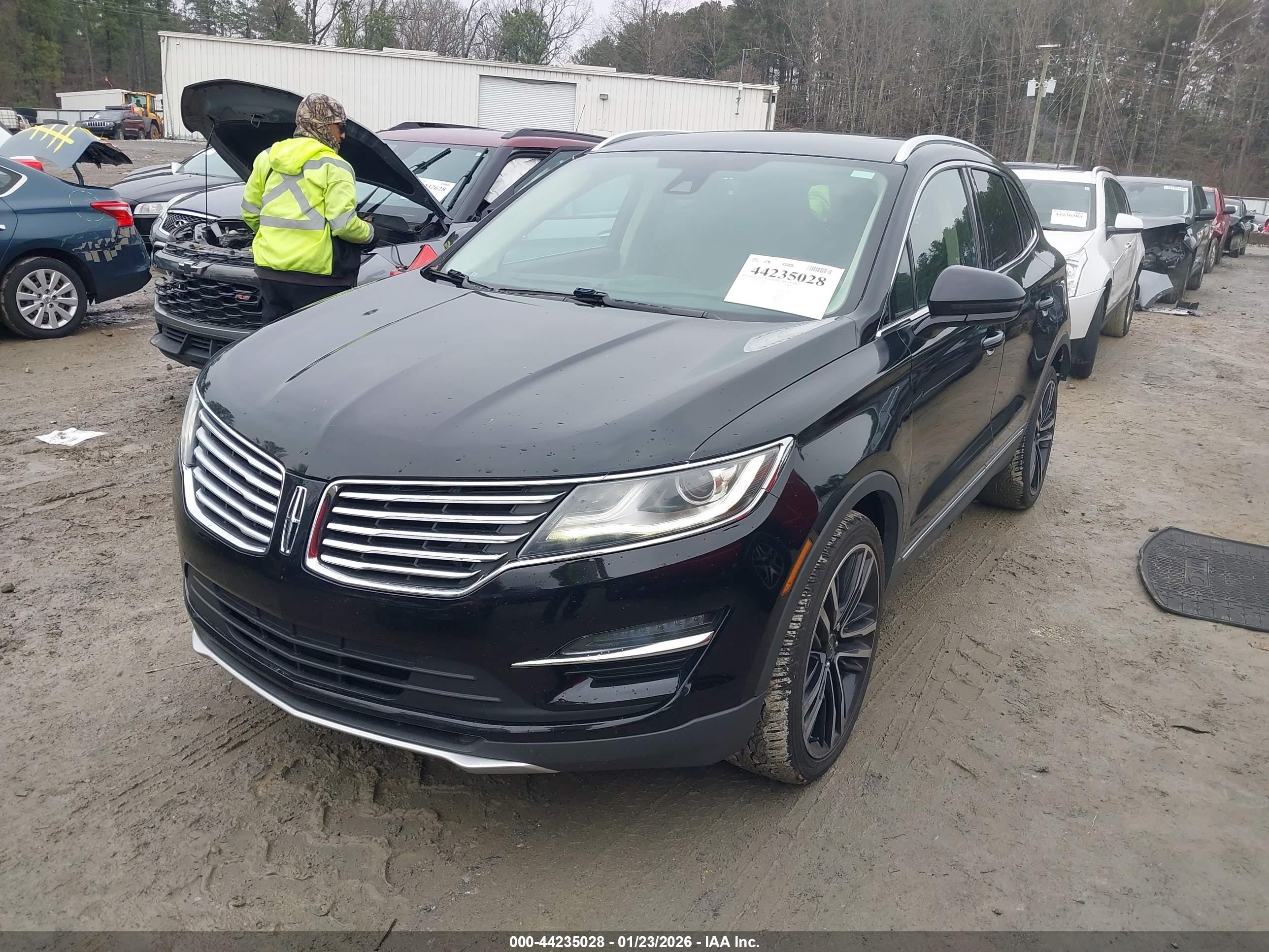 LINCOLN MKC image 2