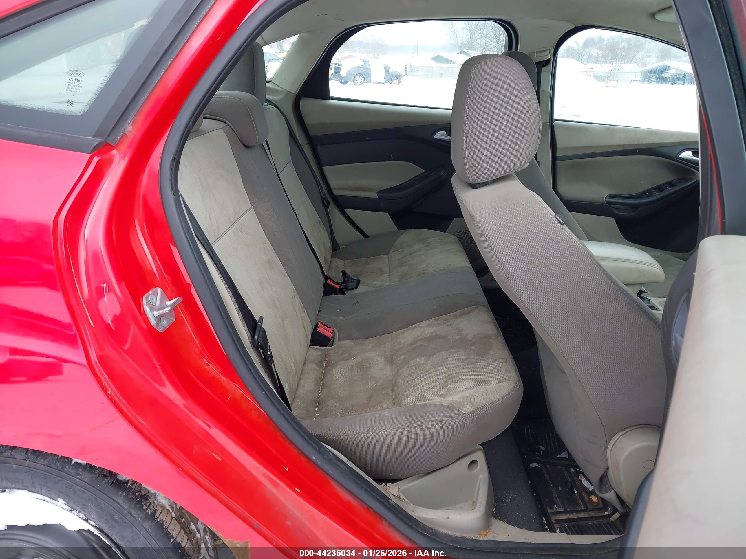 FORD FOCUS image 8