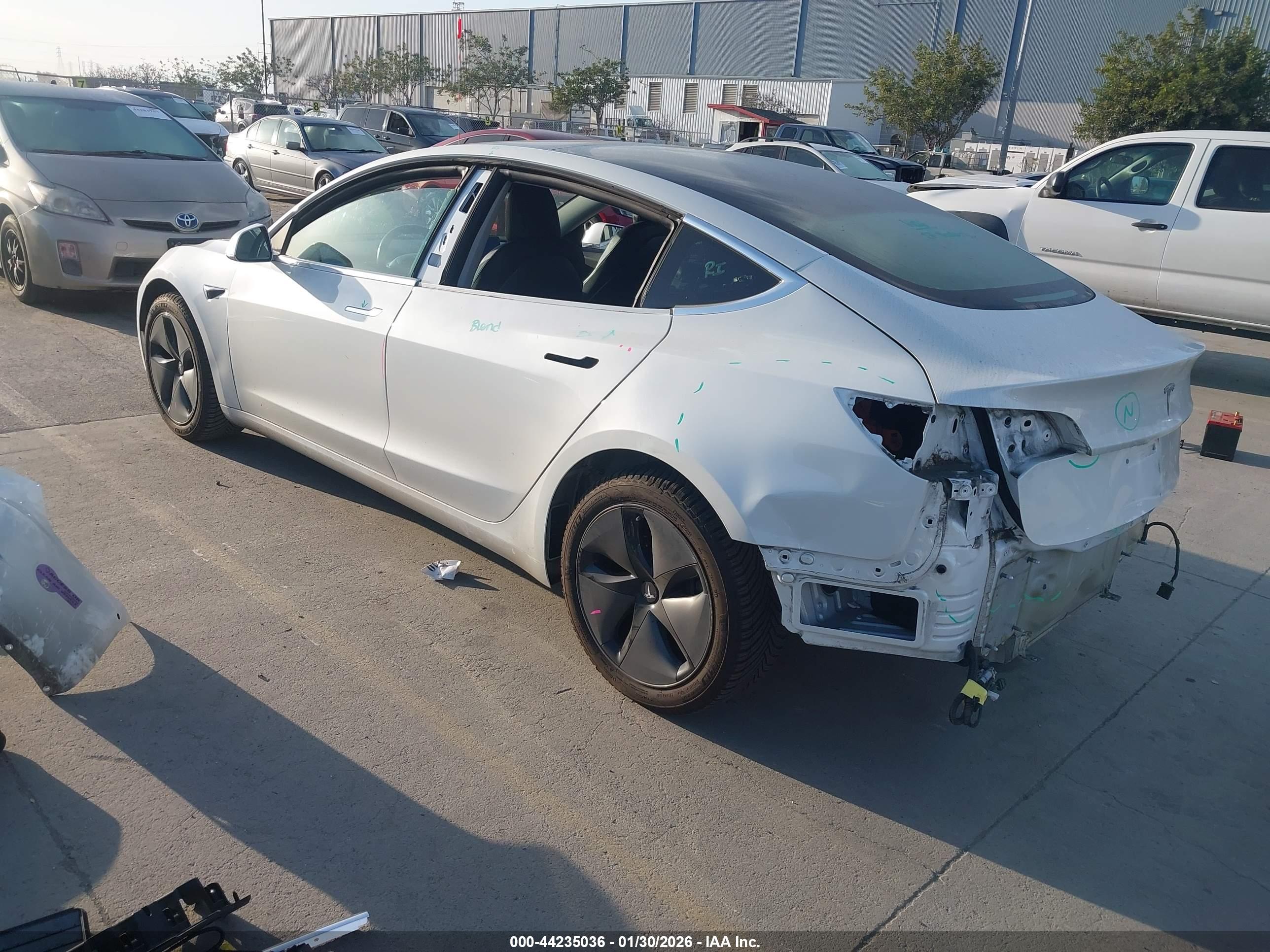TESLA MODEL image 3