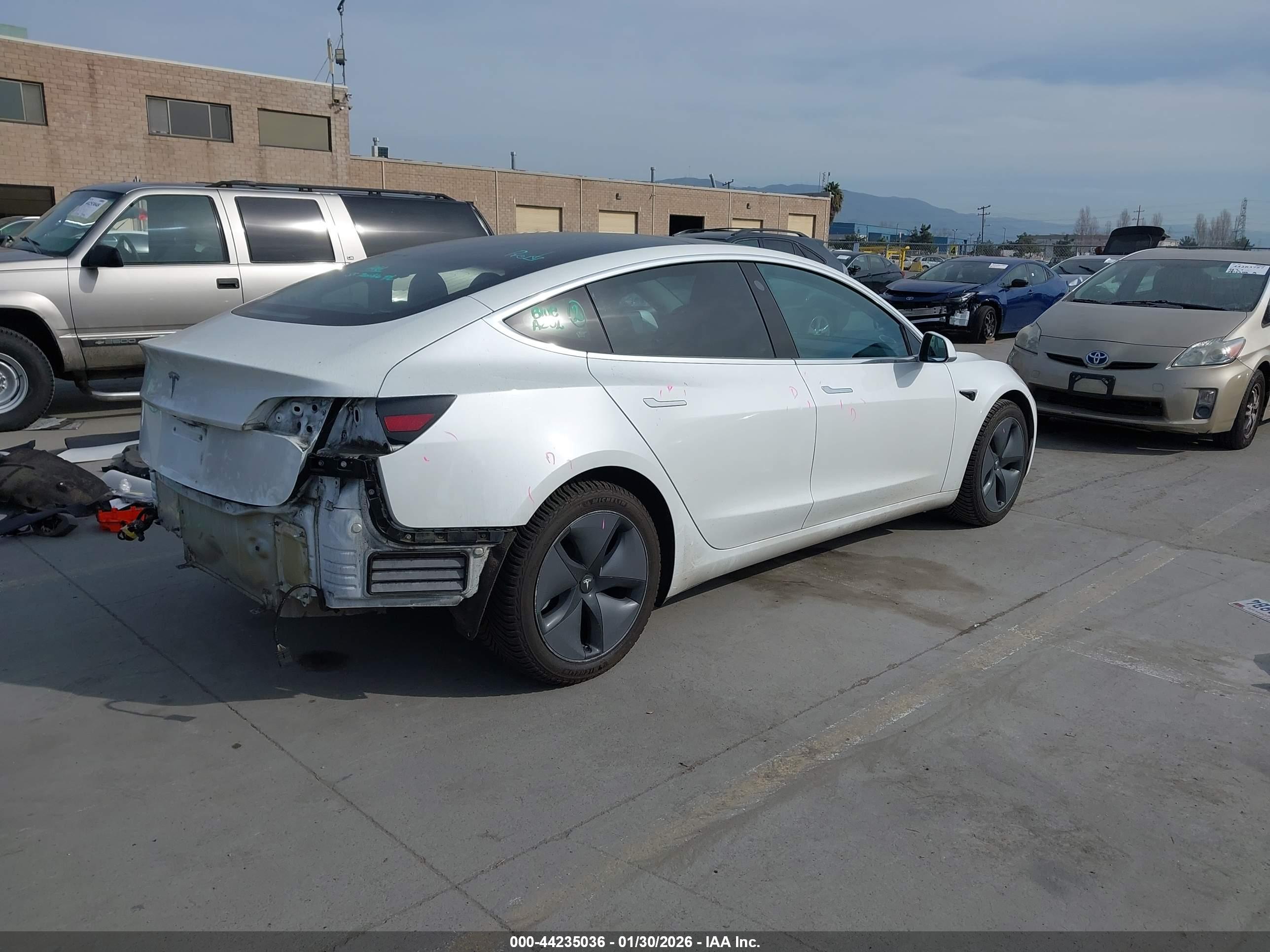 TESLA MODEL image 4