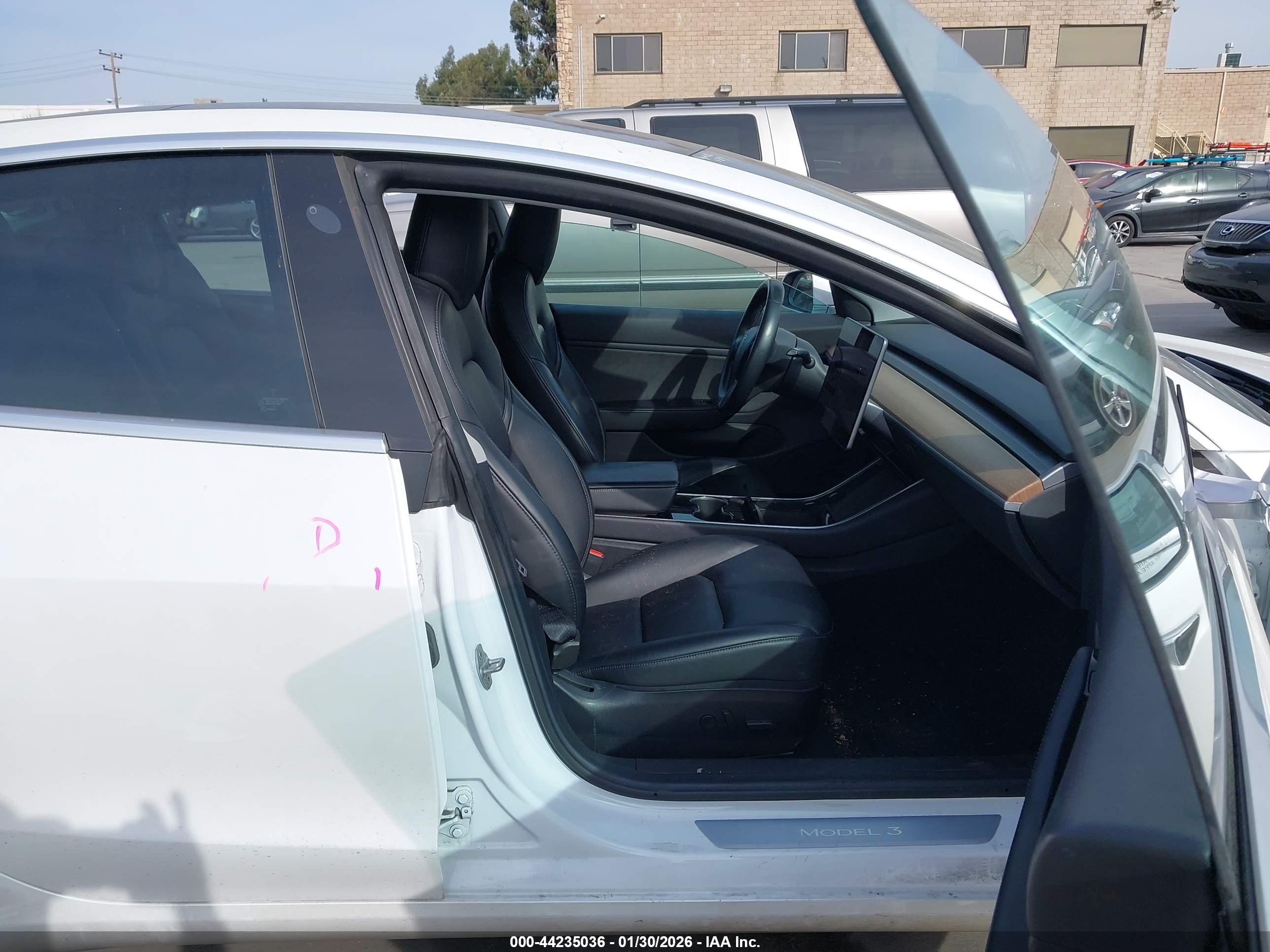 TESLA MODEL image 5