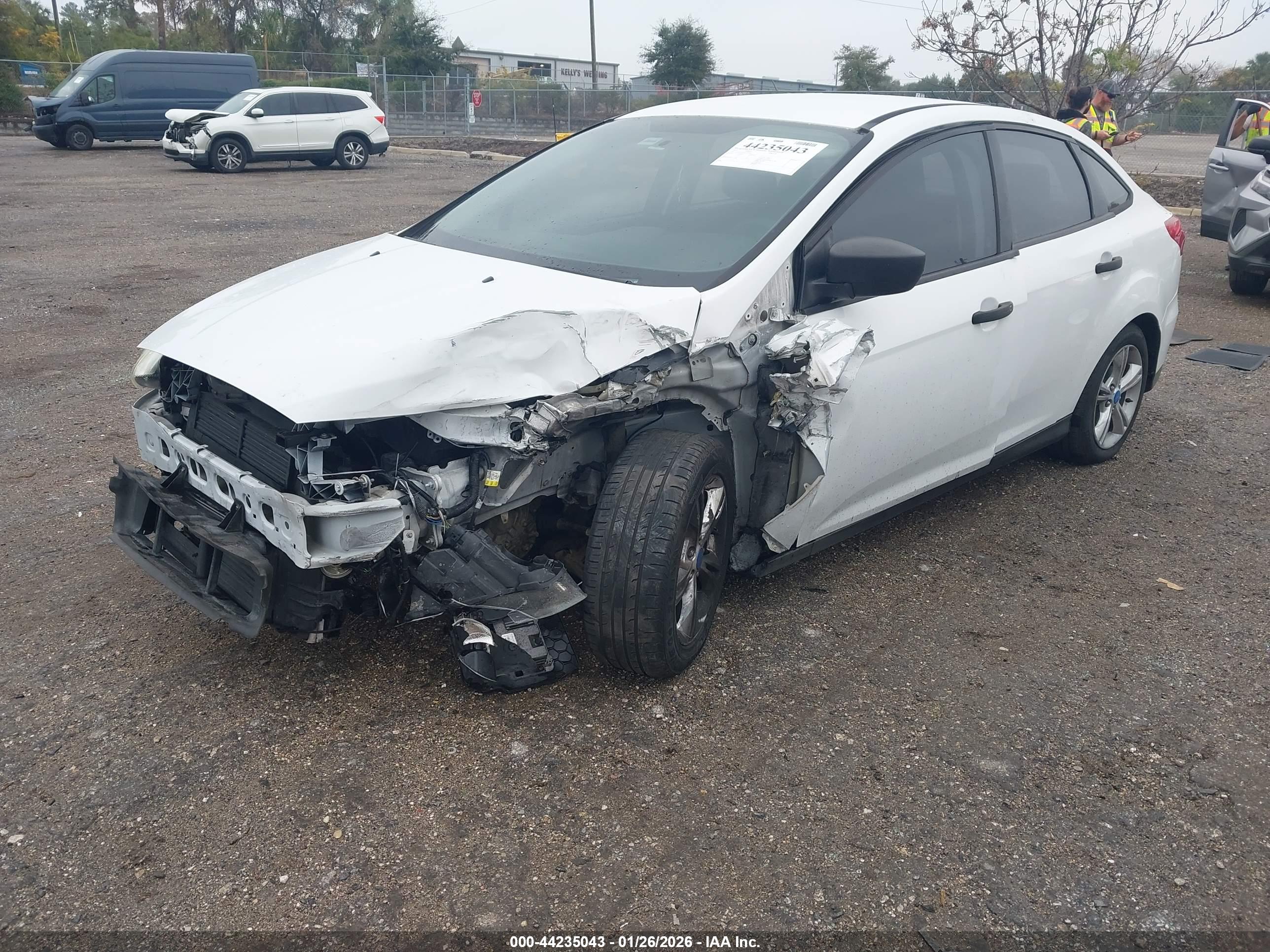 FORD FOCUS image 2