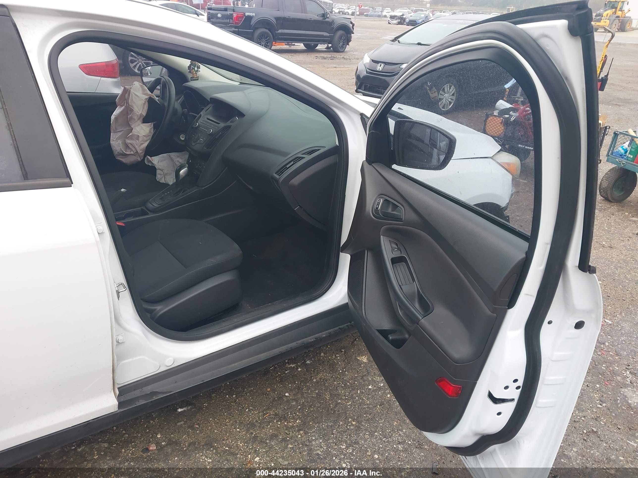 FORD FOCUS image 5