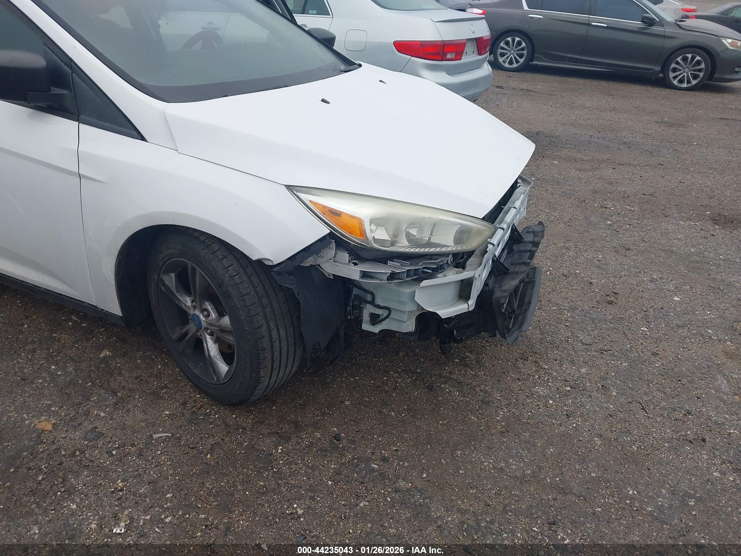 FORD FOCUS image 6
