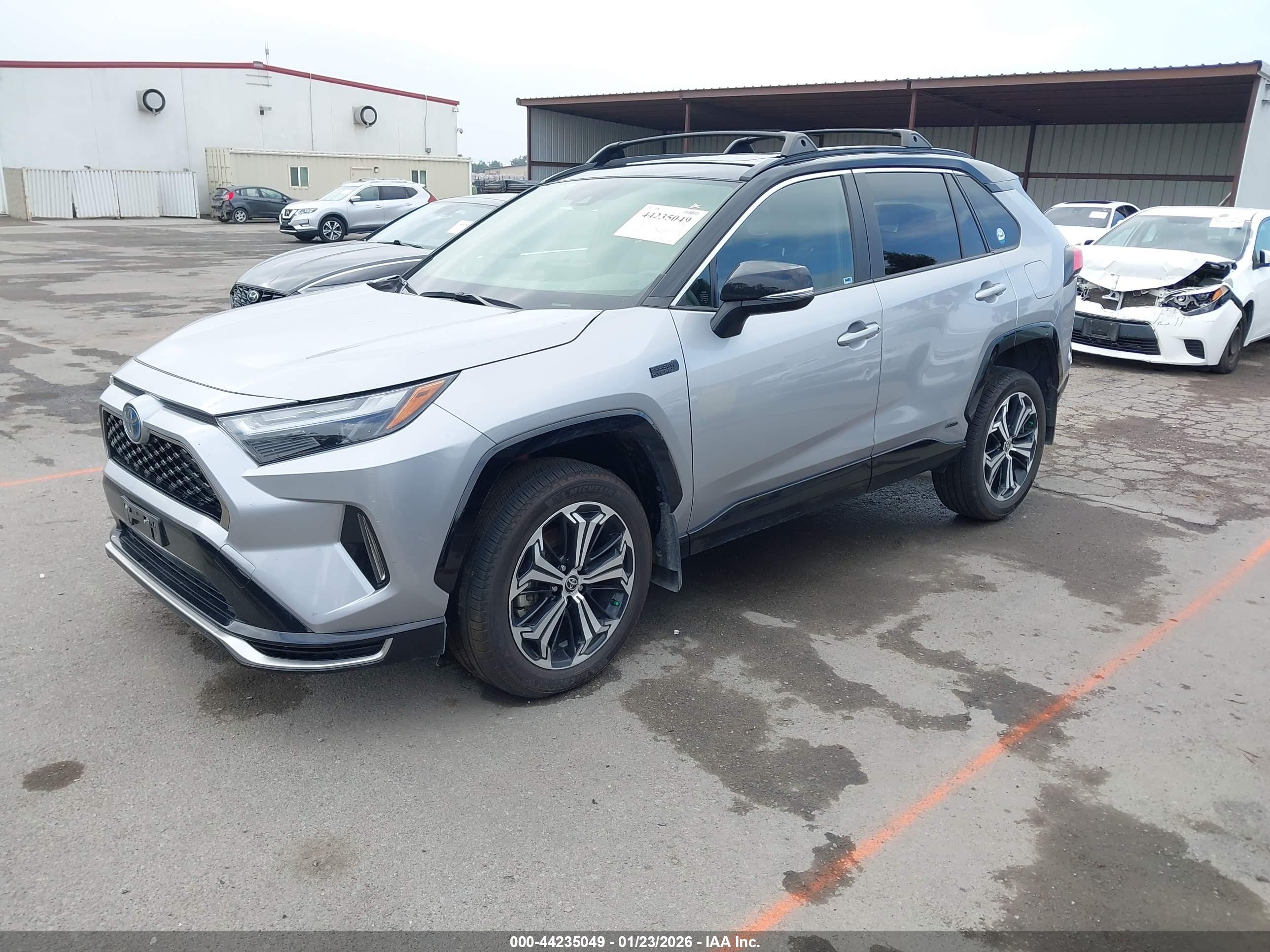 TOYOTA RAV4 image 2