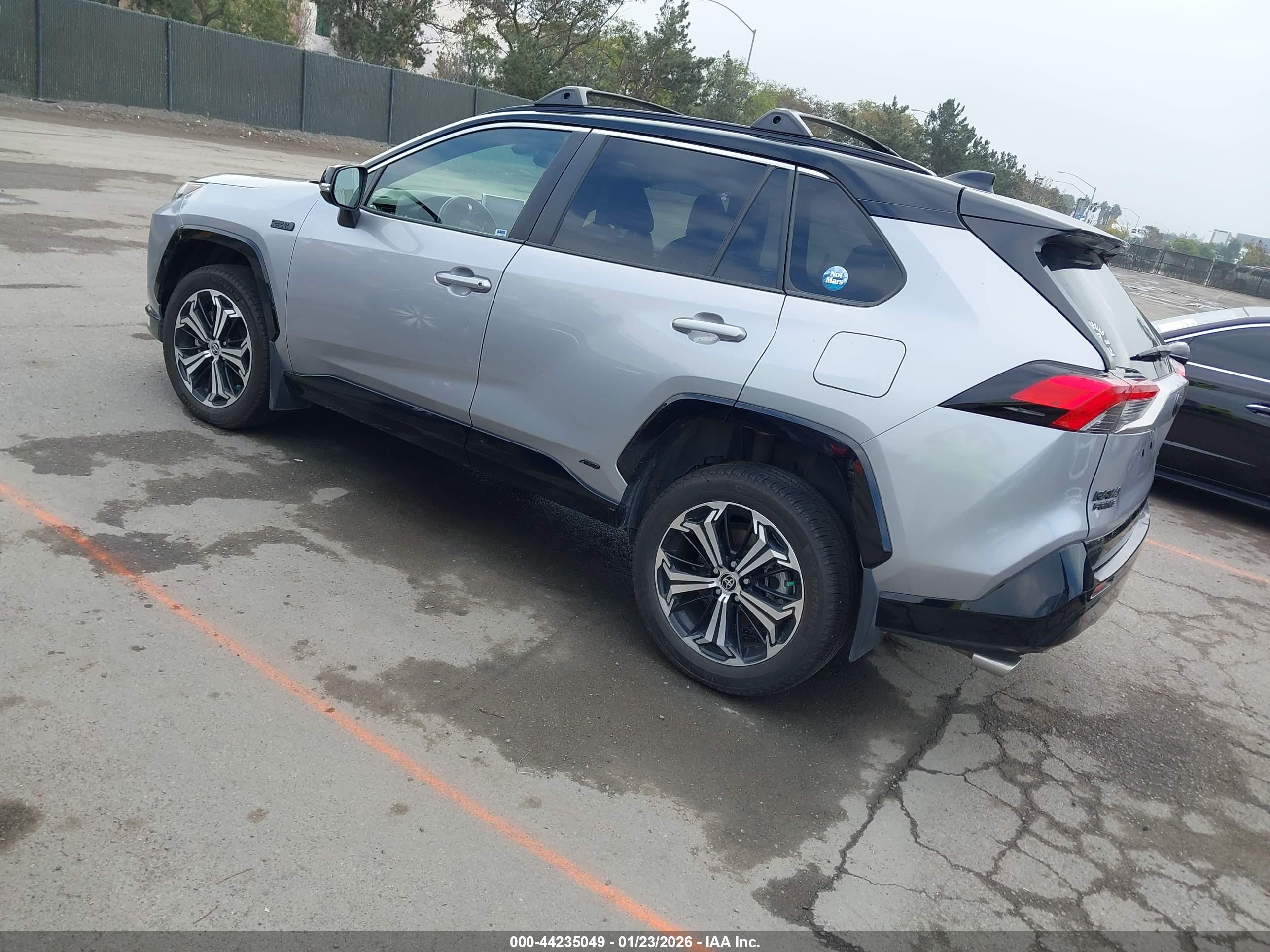 TOYOTA RAV4 image 3