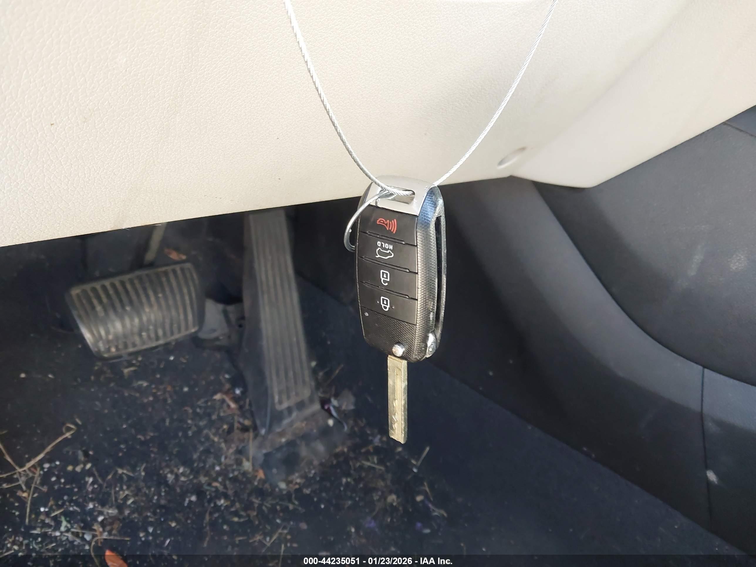 KIA SORENTO image 11