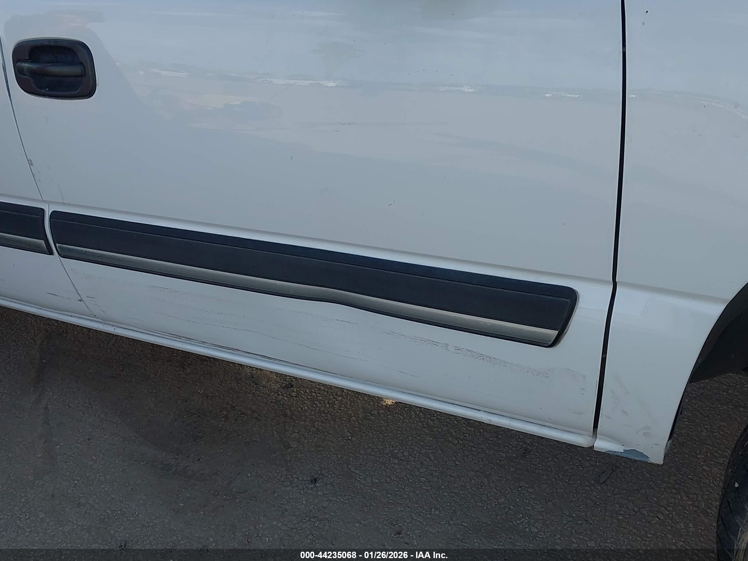 CHEVROLET SUBURBAN image 6