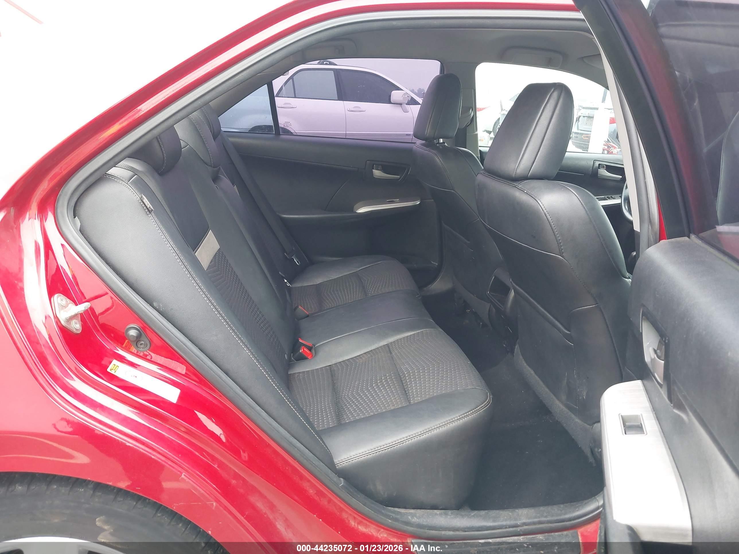 TOYOTA CAMRY image 8