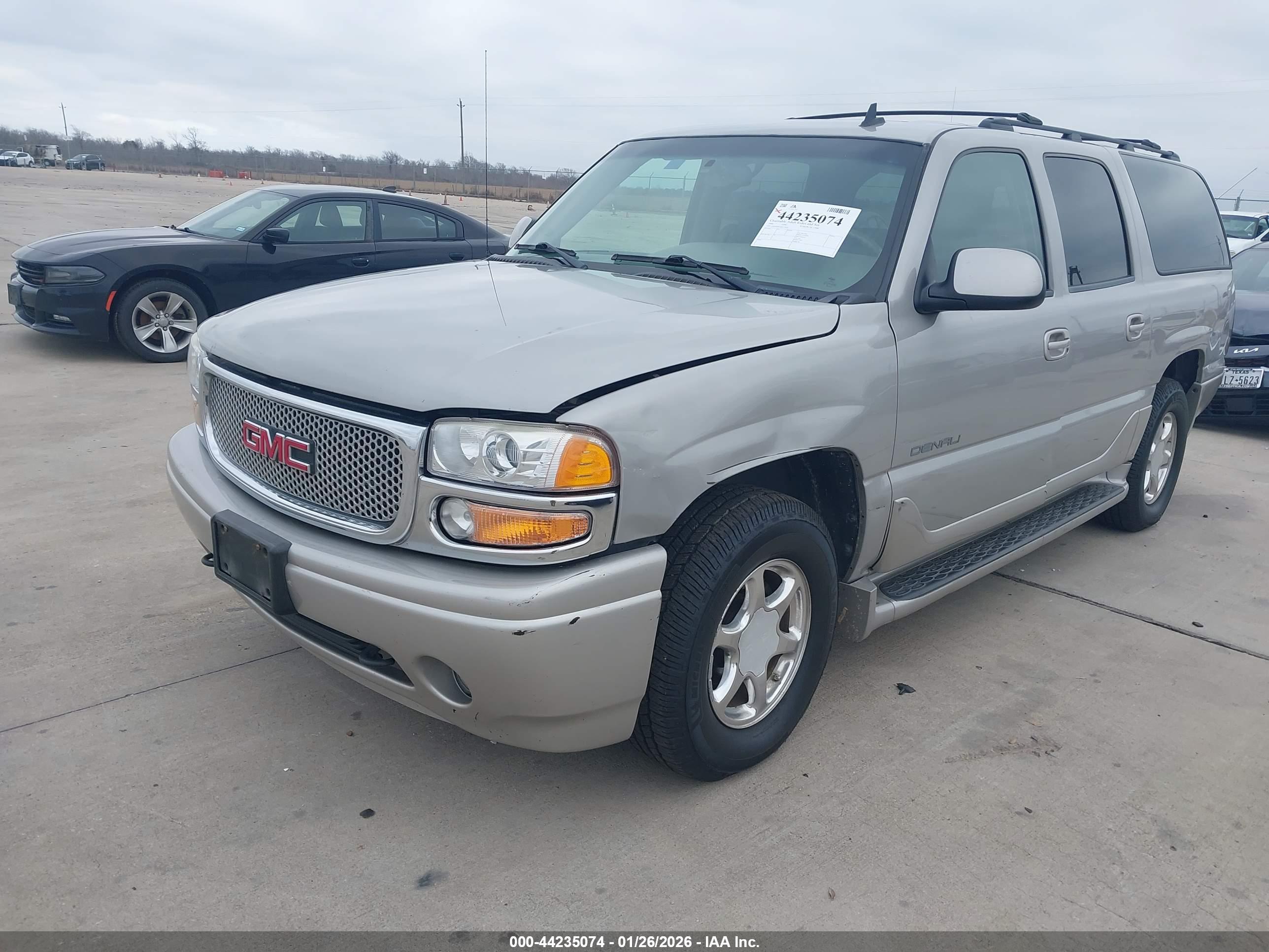GMC YUKON image 6