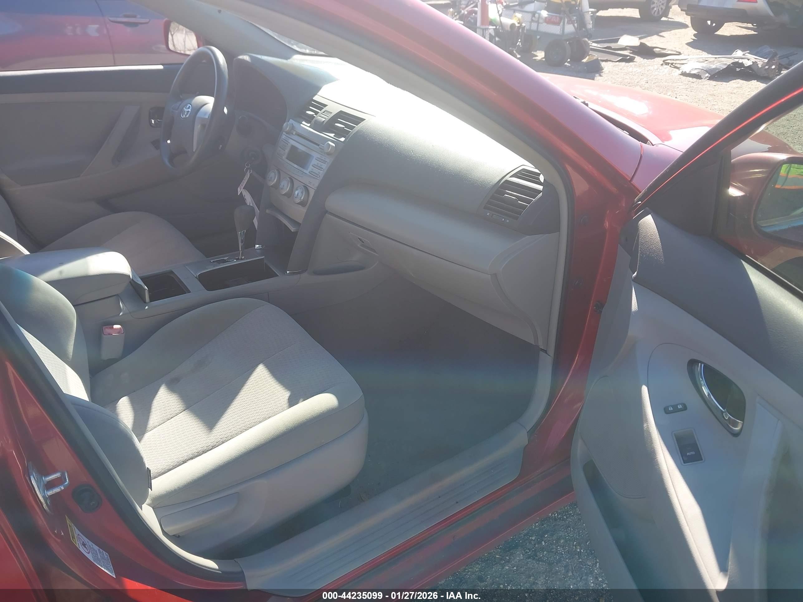 TOYOTA CAMRY image 5