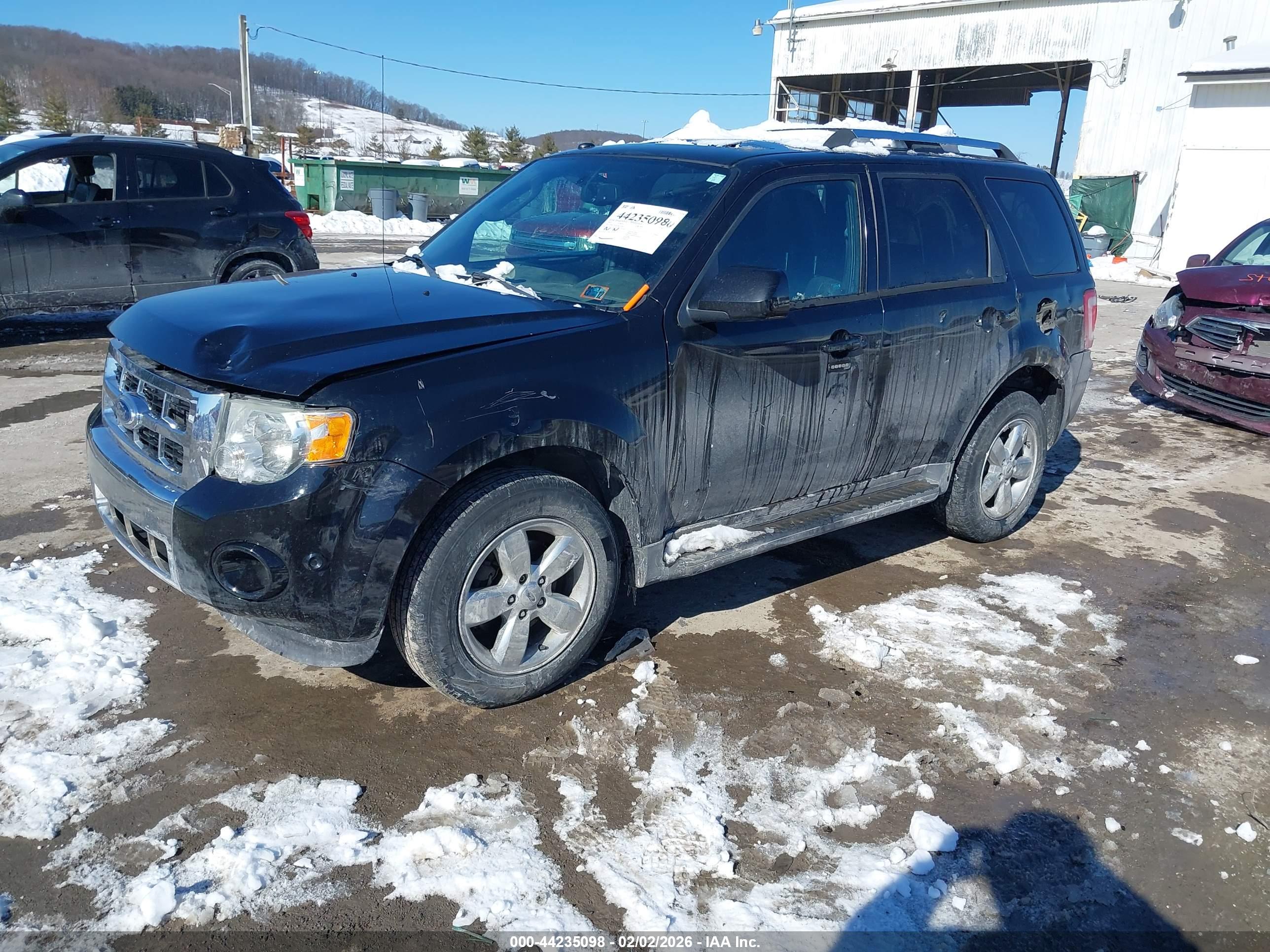 FORD ESCAPE image 2