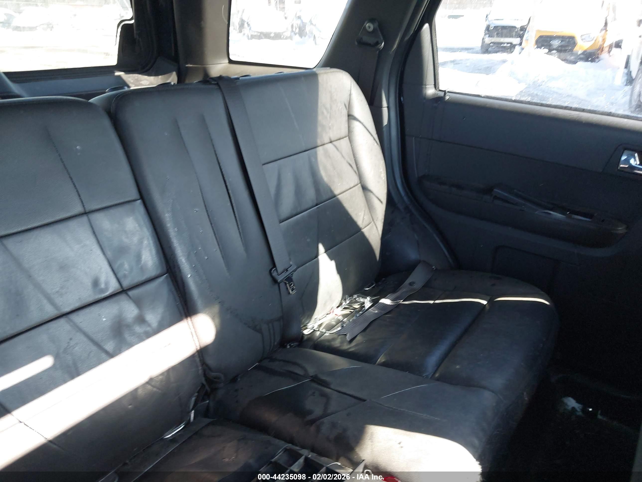 FORD ESCAPE image 8