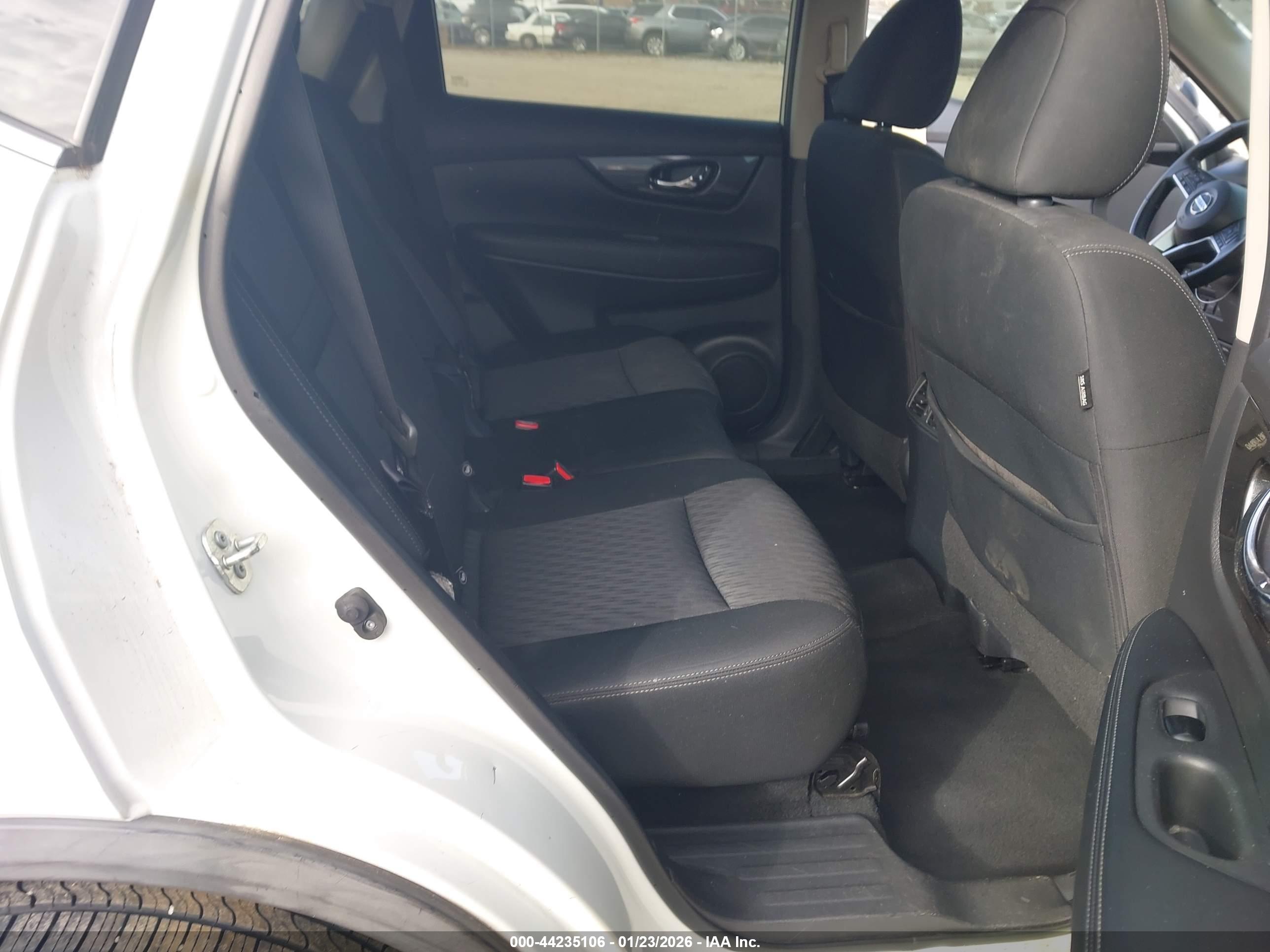 NISSAN ROGUE image 8