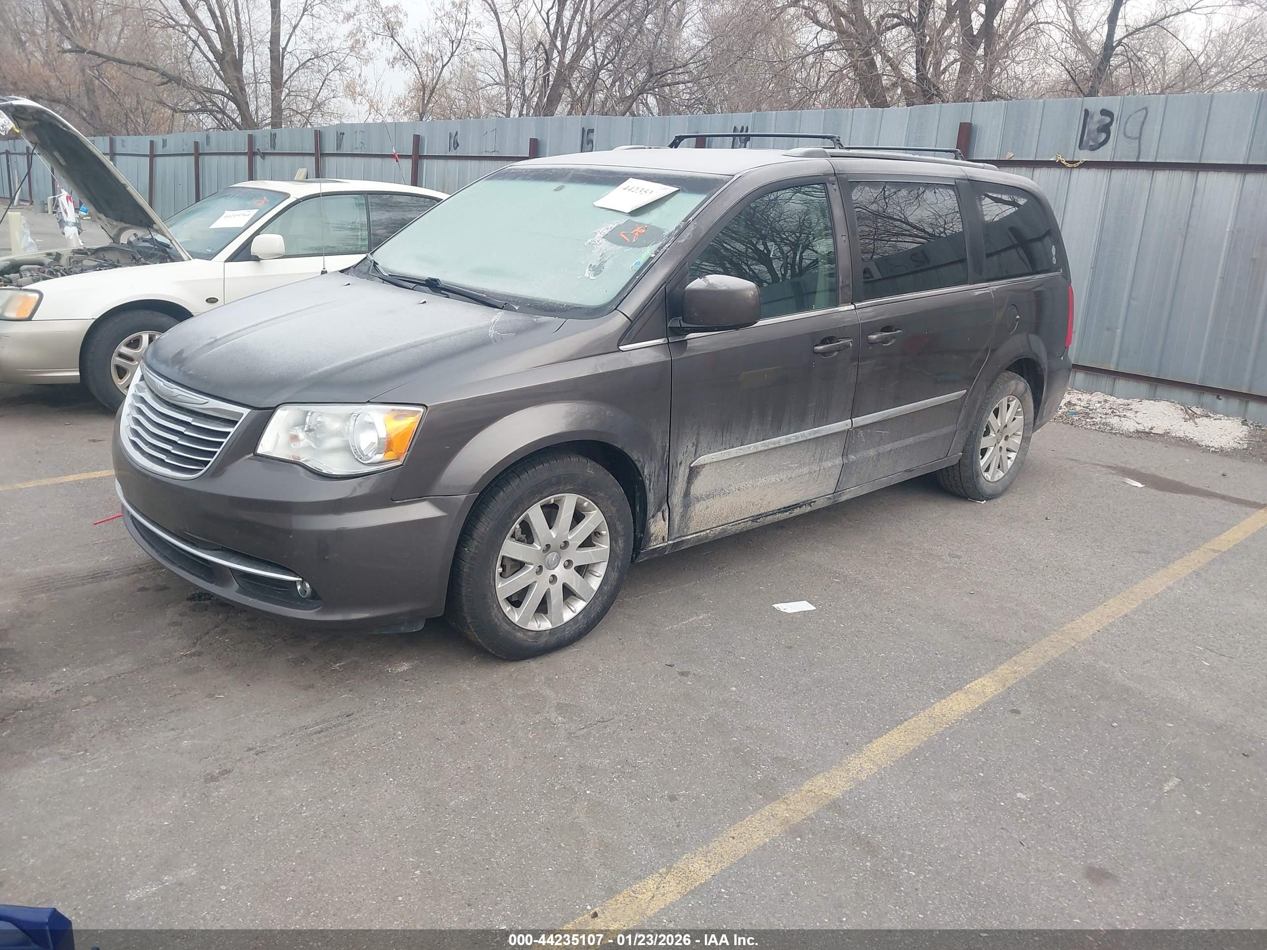 CHRYSLER TOWN image 2