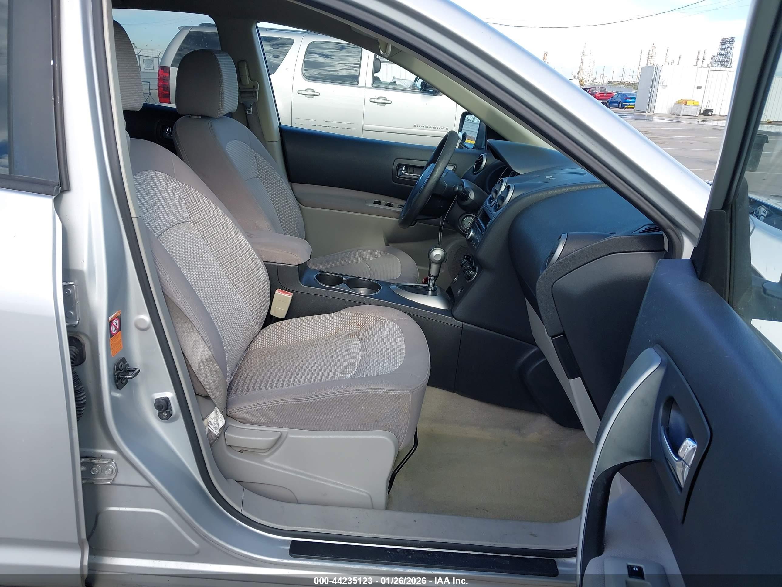 NISSAN ROGUE image 5