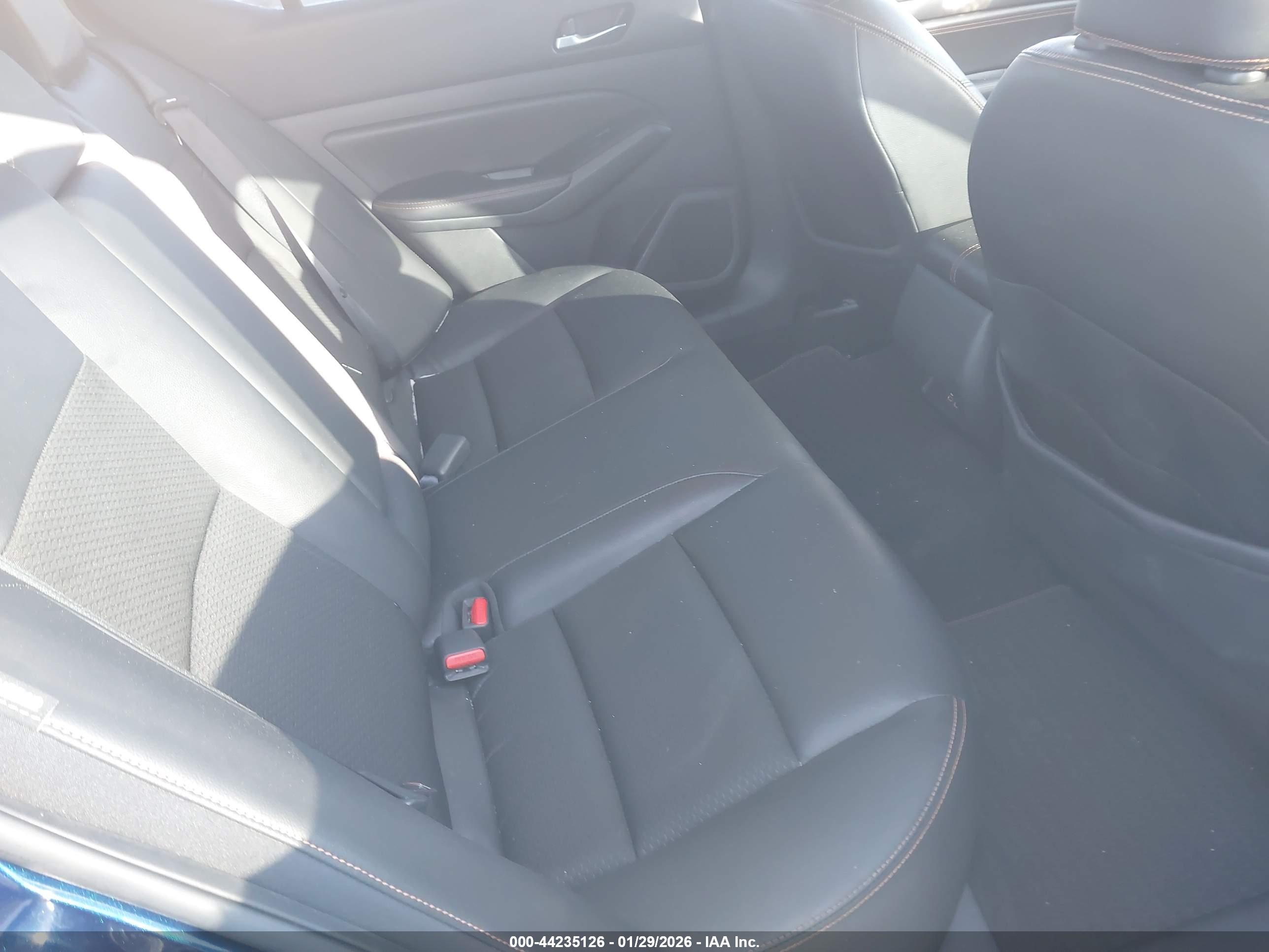 NISSAN ALTIMA image 8