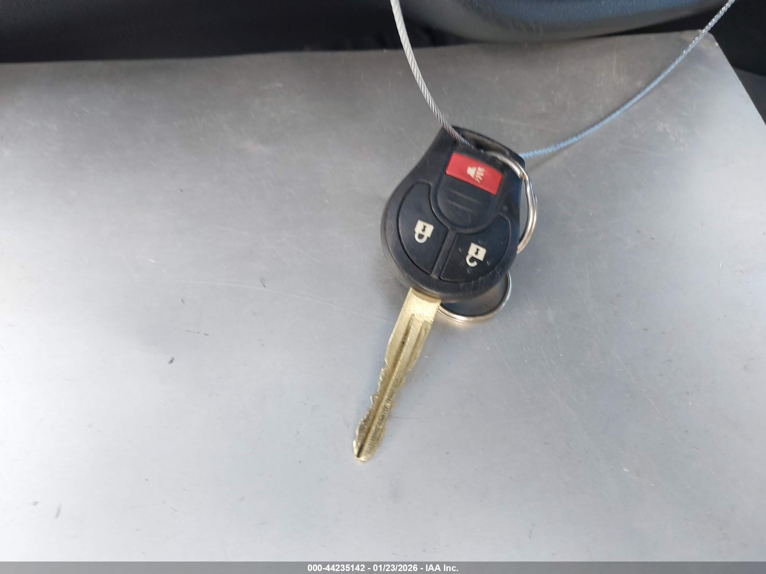 NISSAN VERSA image 11