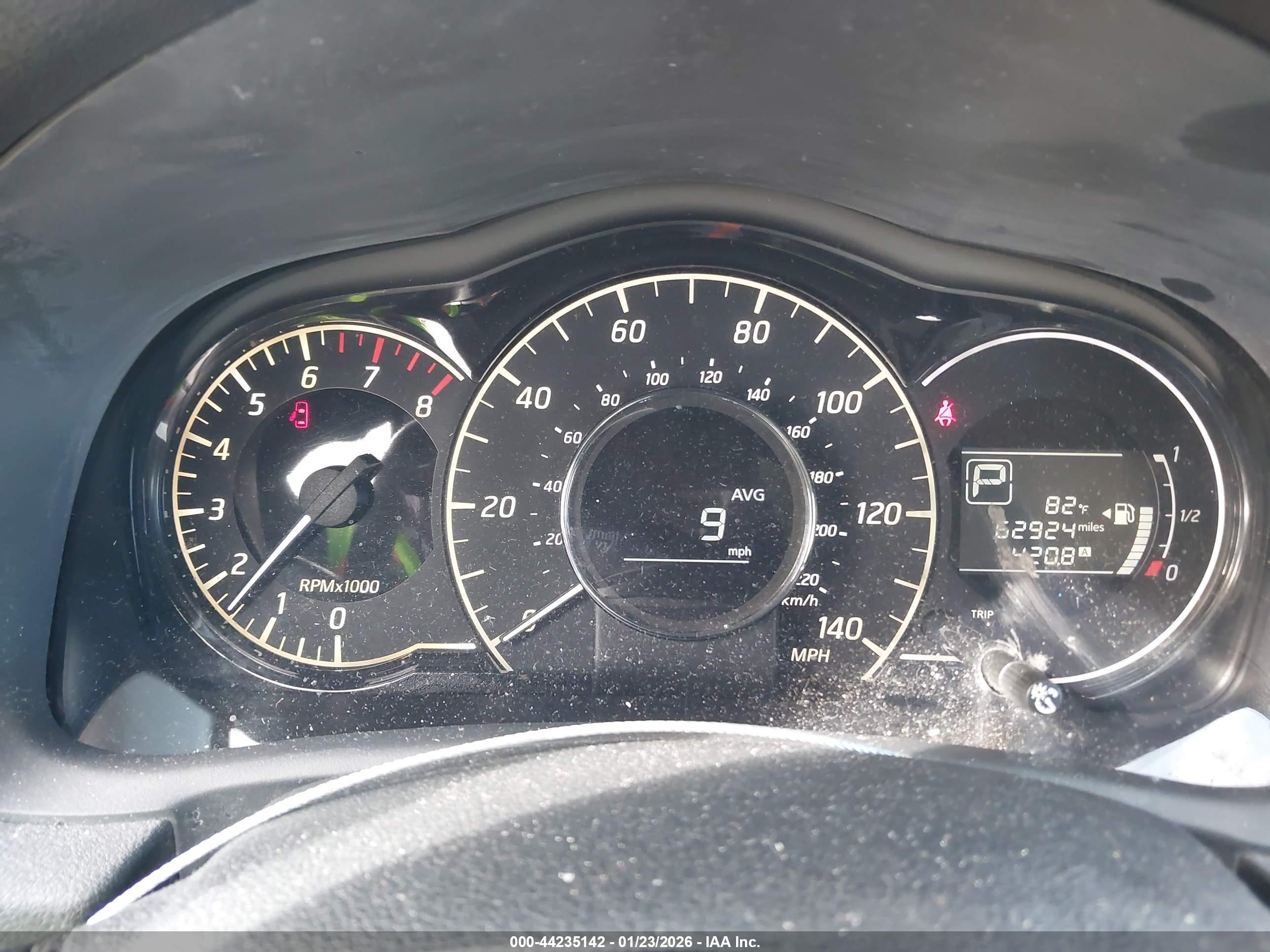 NISSAN VERSA image 7