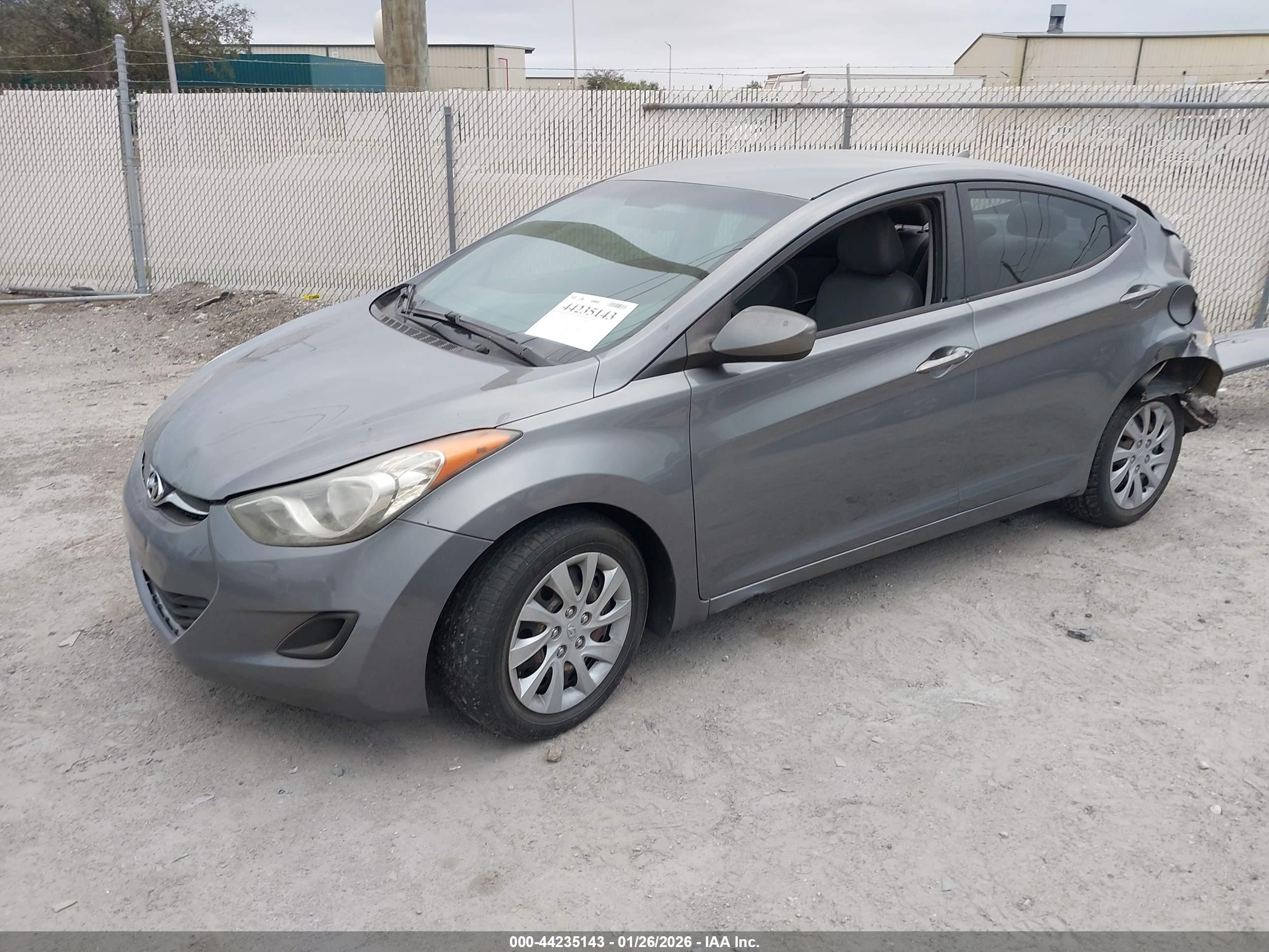 HYUNDAI ELANTRA image 2