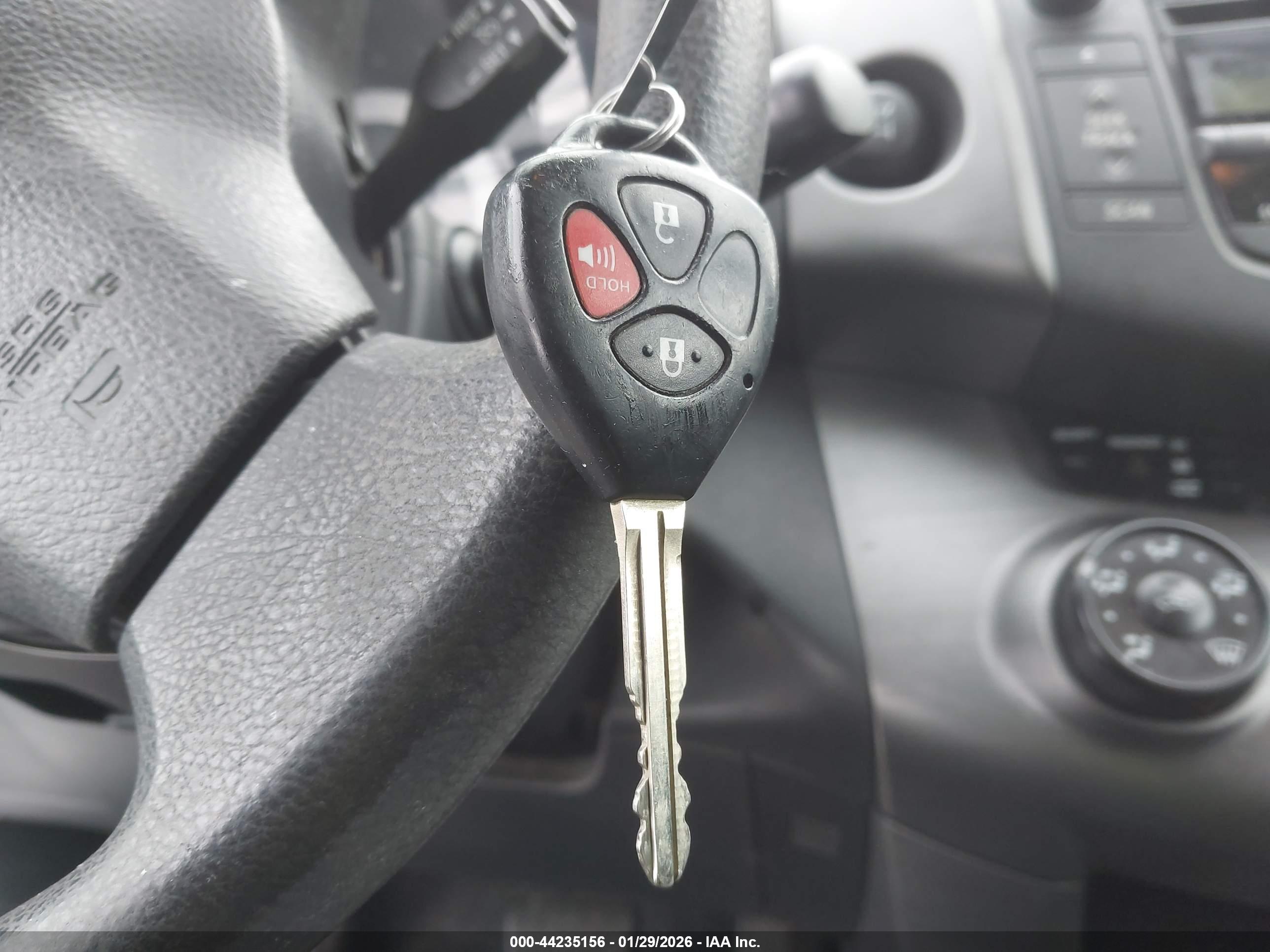 TOYOTA RAV4 image 11