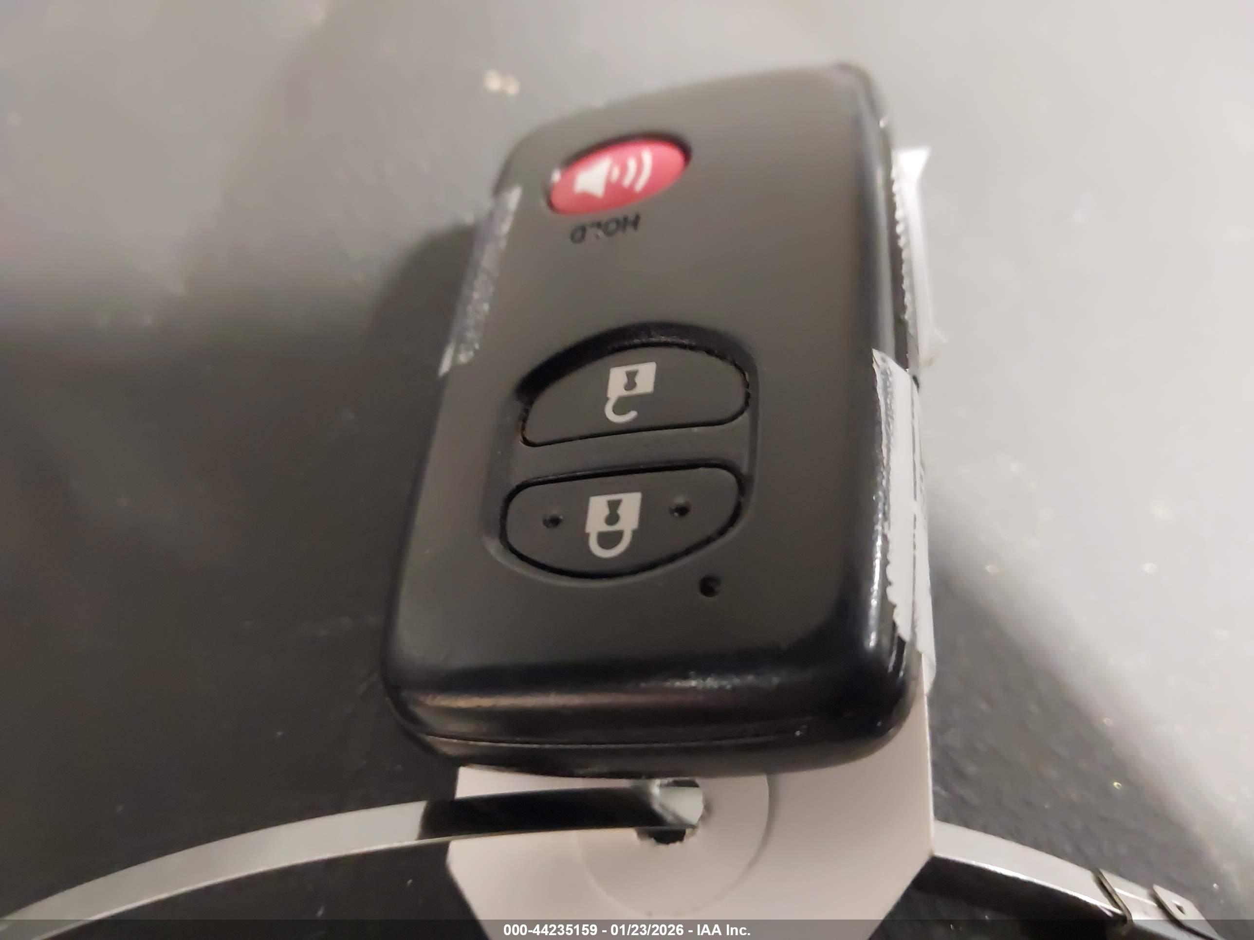 TOYOTA RAV4 image 11