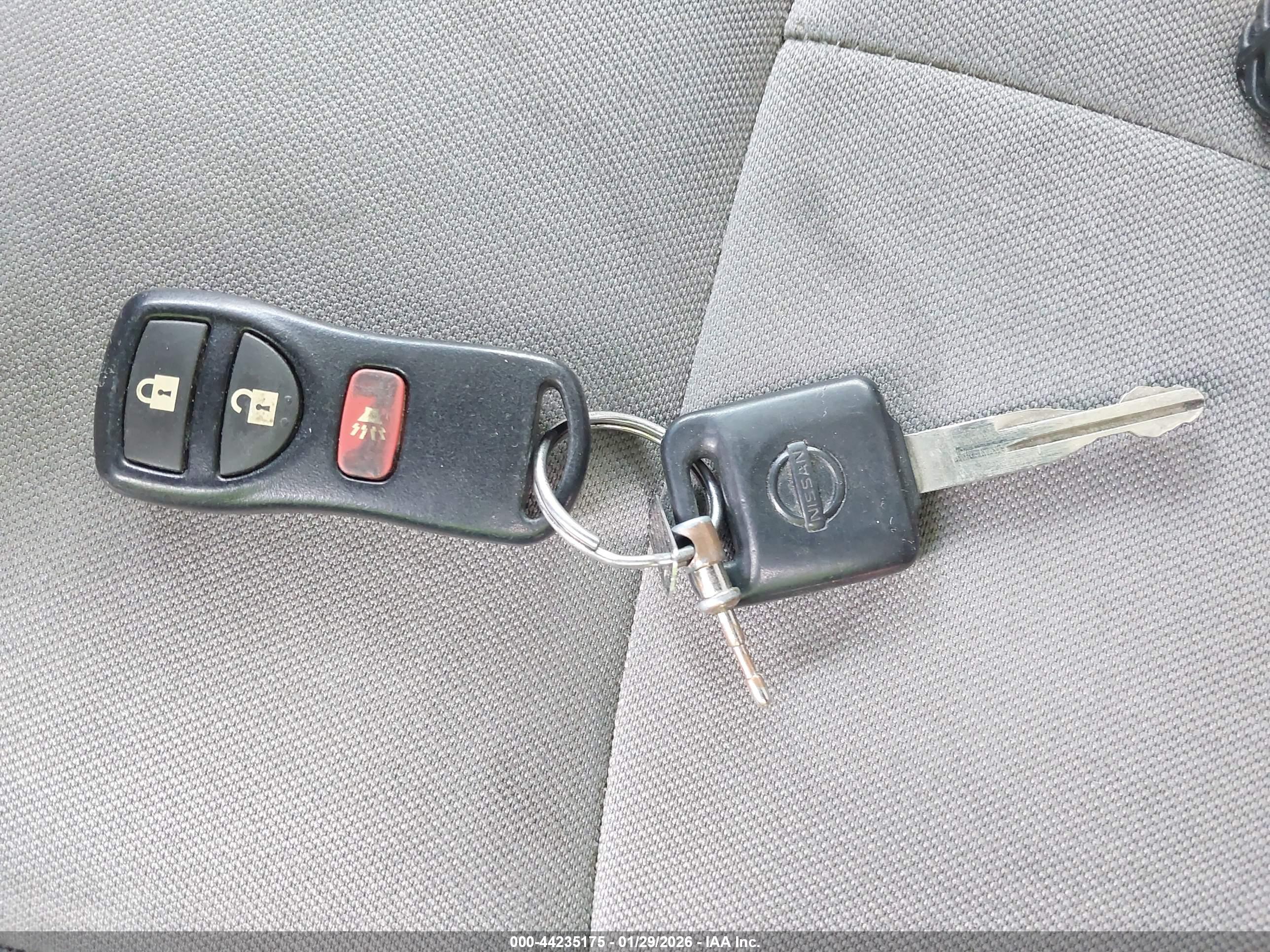 NISSAN NV image 11