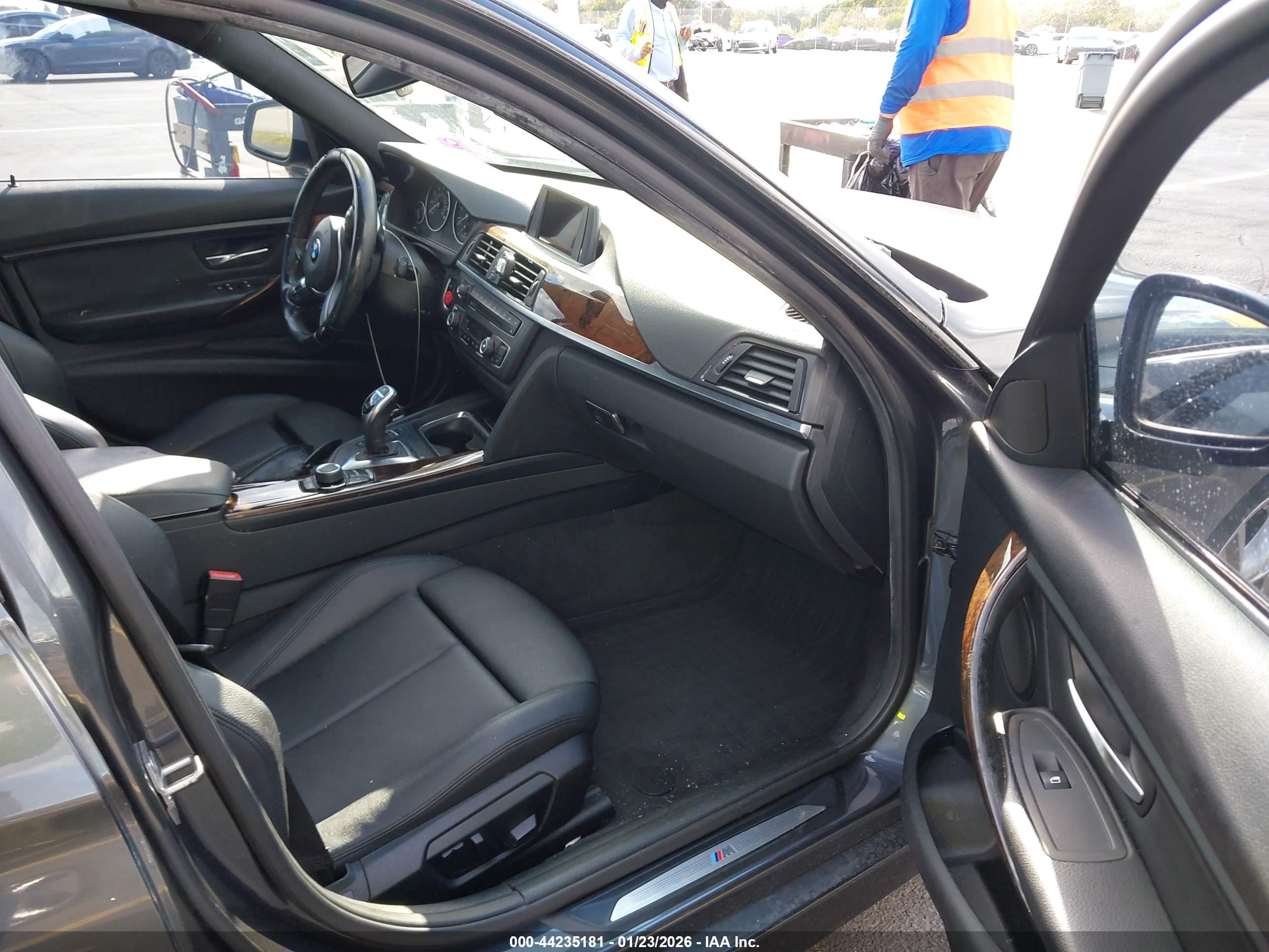 BMW 328I image 5