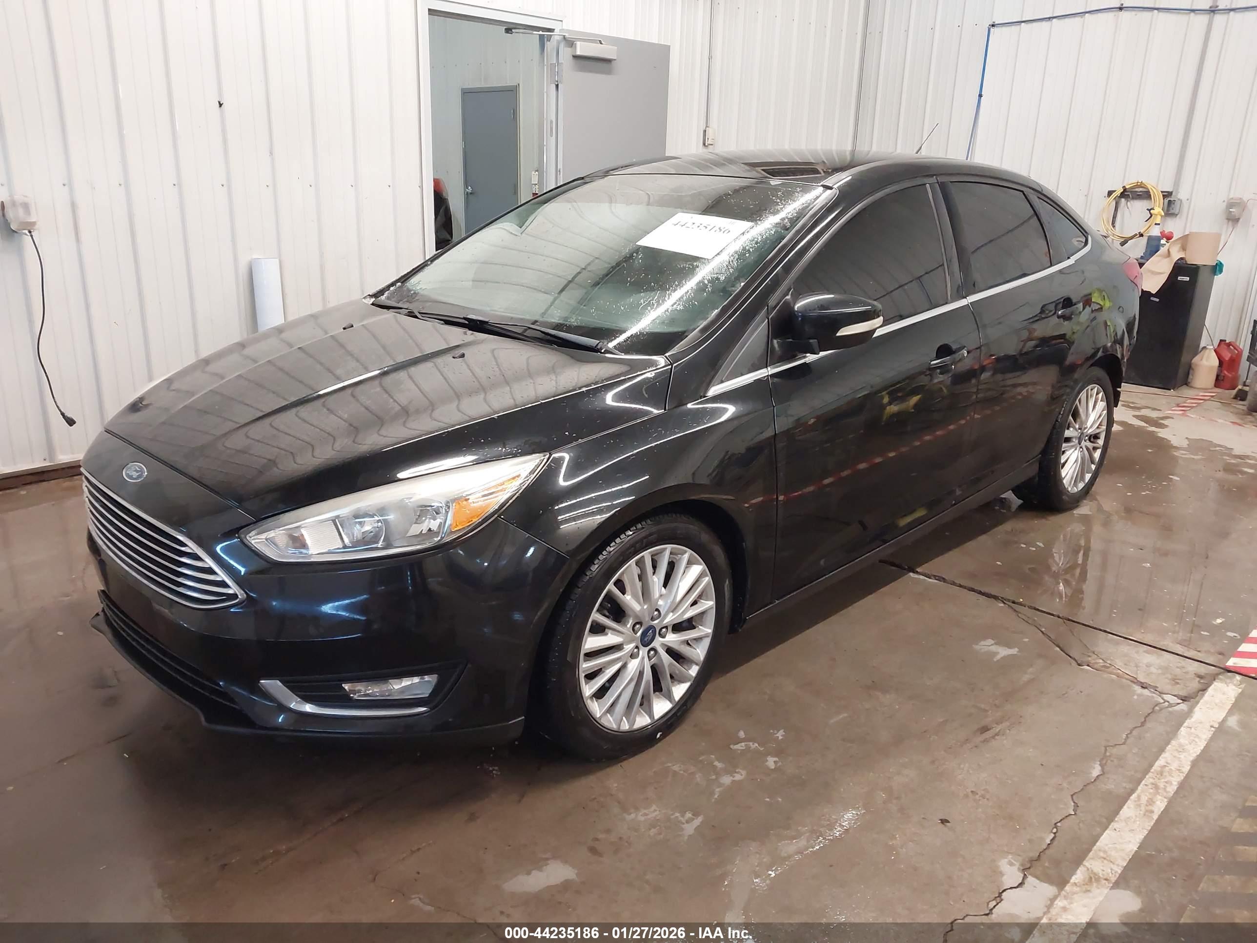 FORD FOCUS image 2