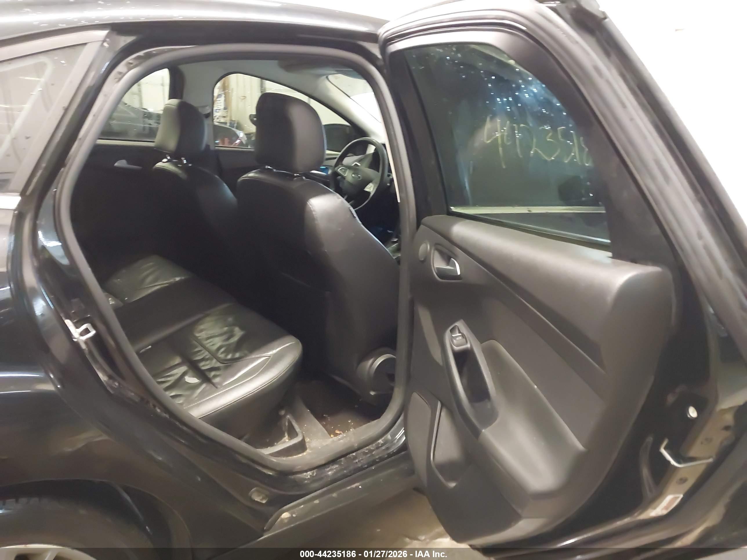 FORD FOCUS image 8