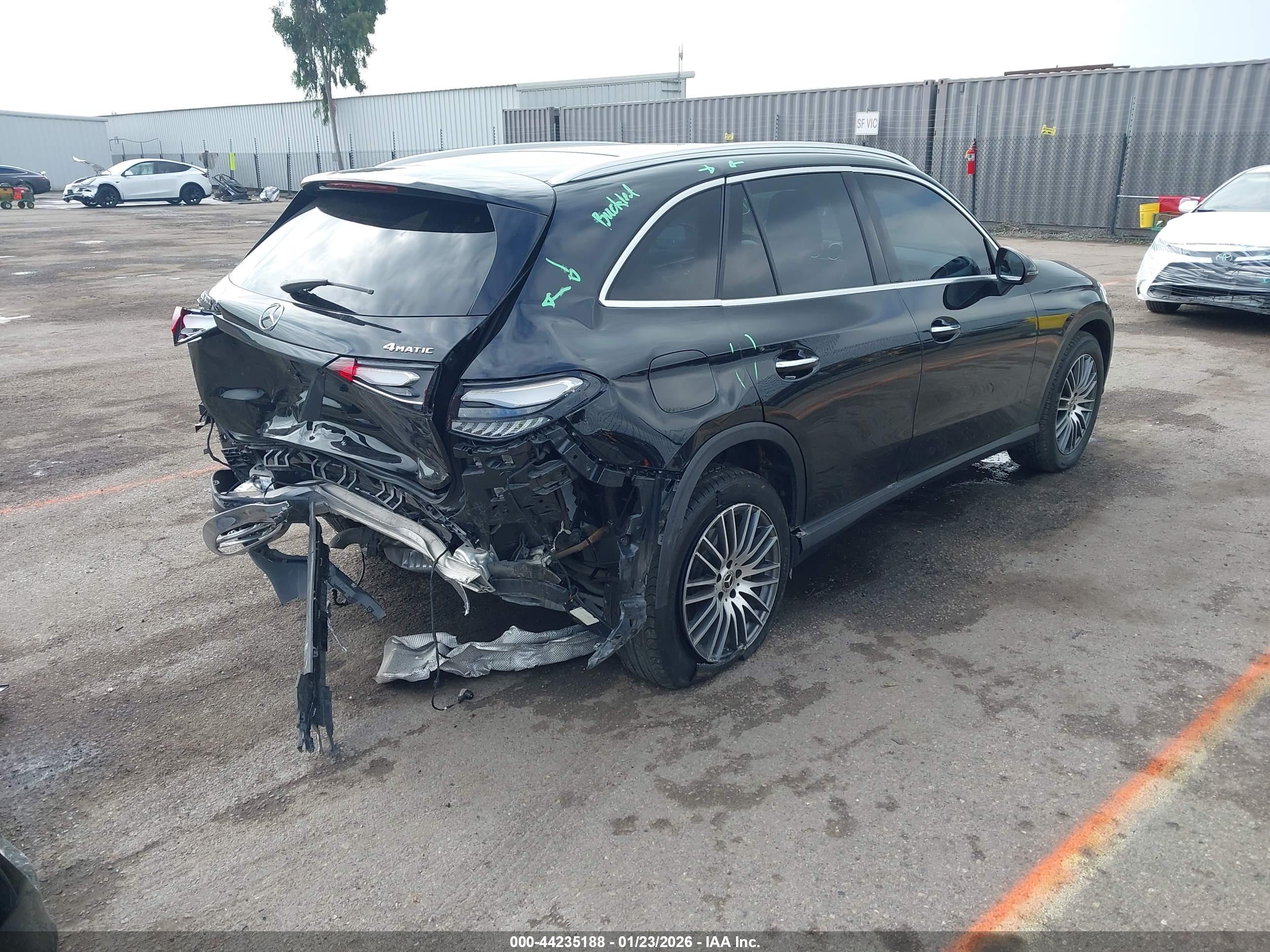 MERCEDES-BENZ GLC image 4