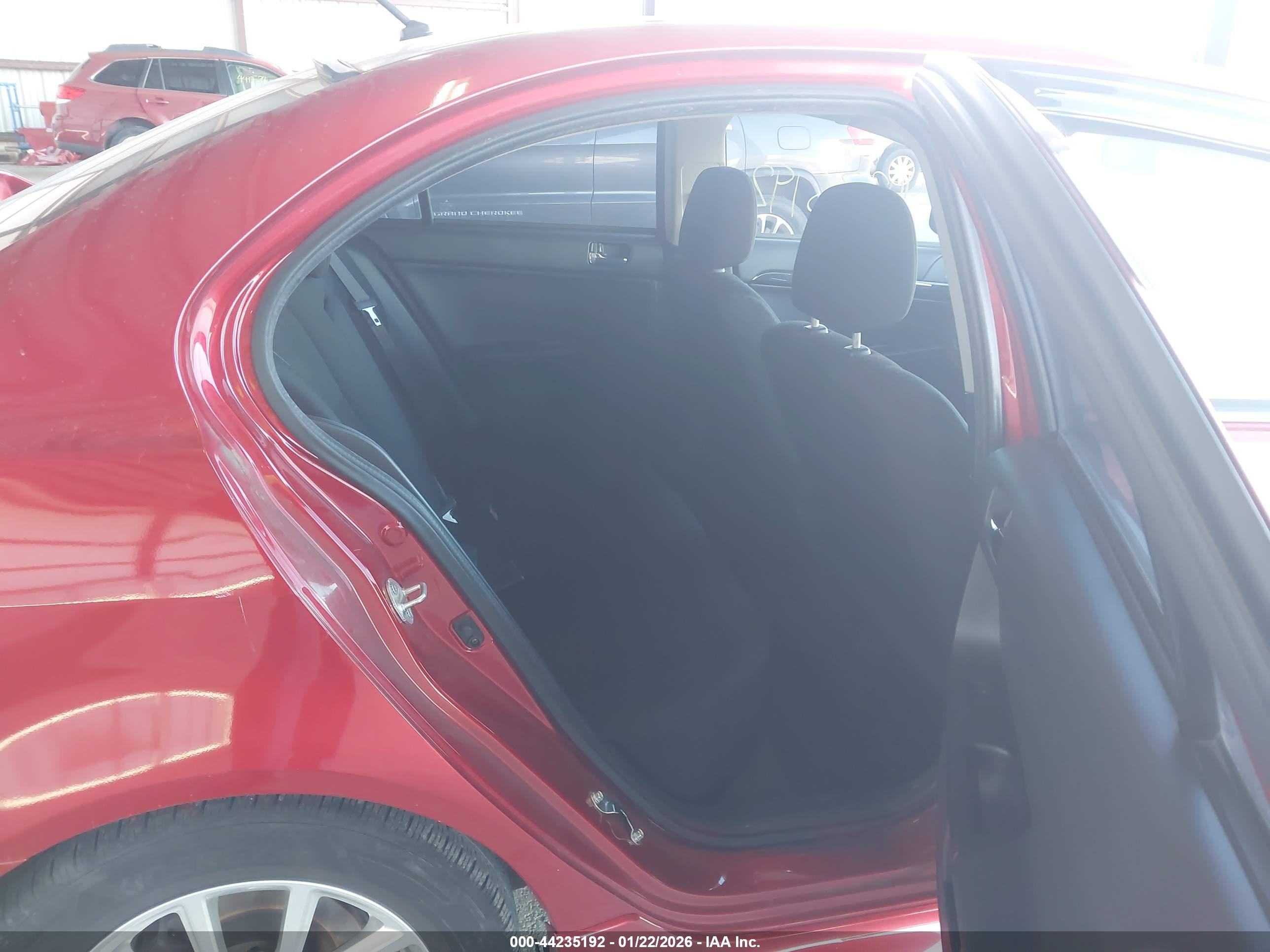 MITSUBISHI LANCER image 8