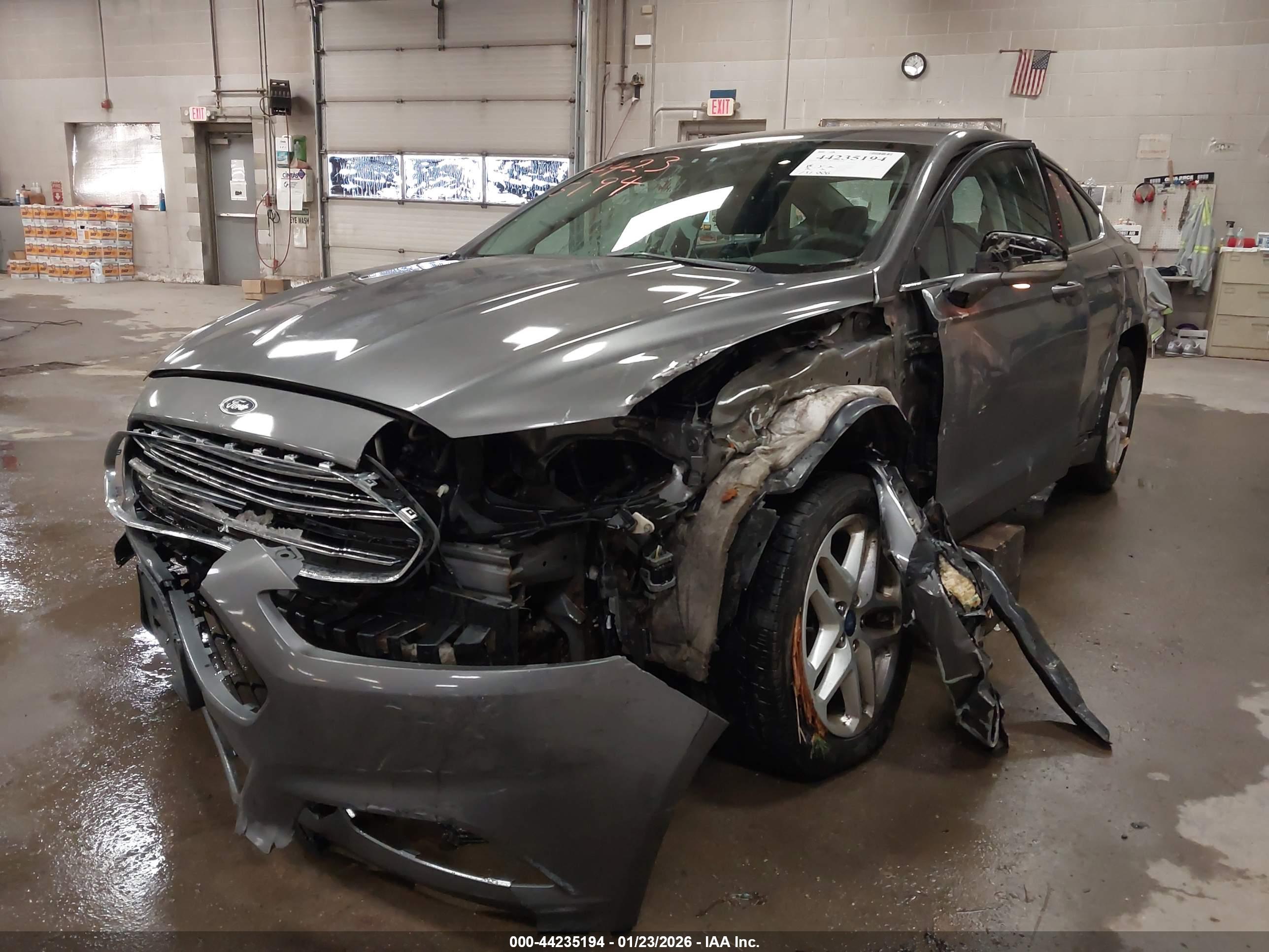FORD FUSION image 6