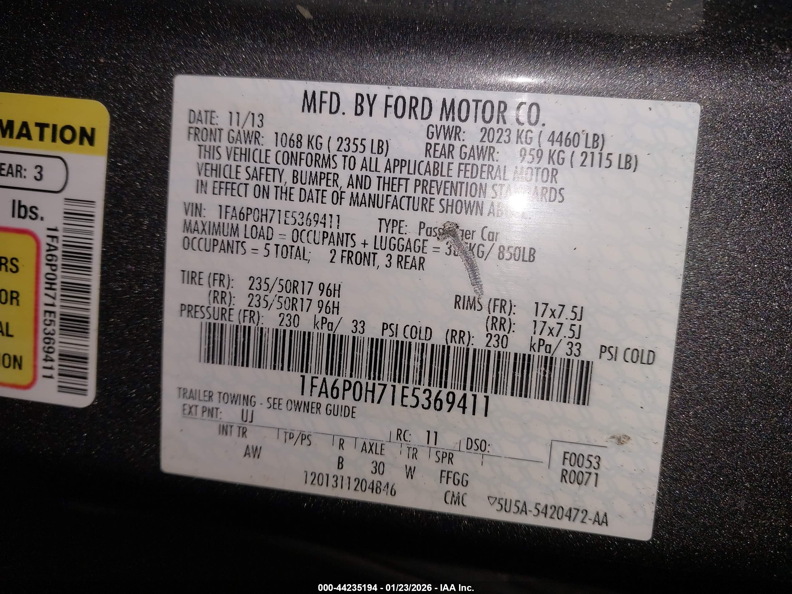 FORD FUSION image 9