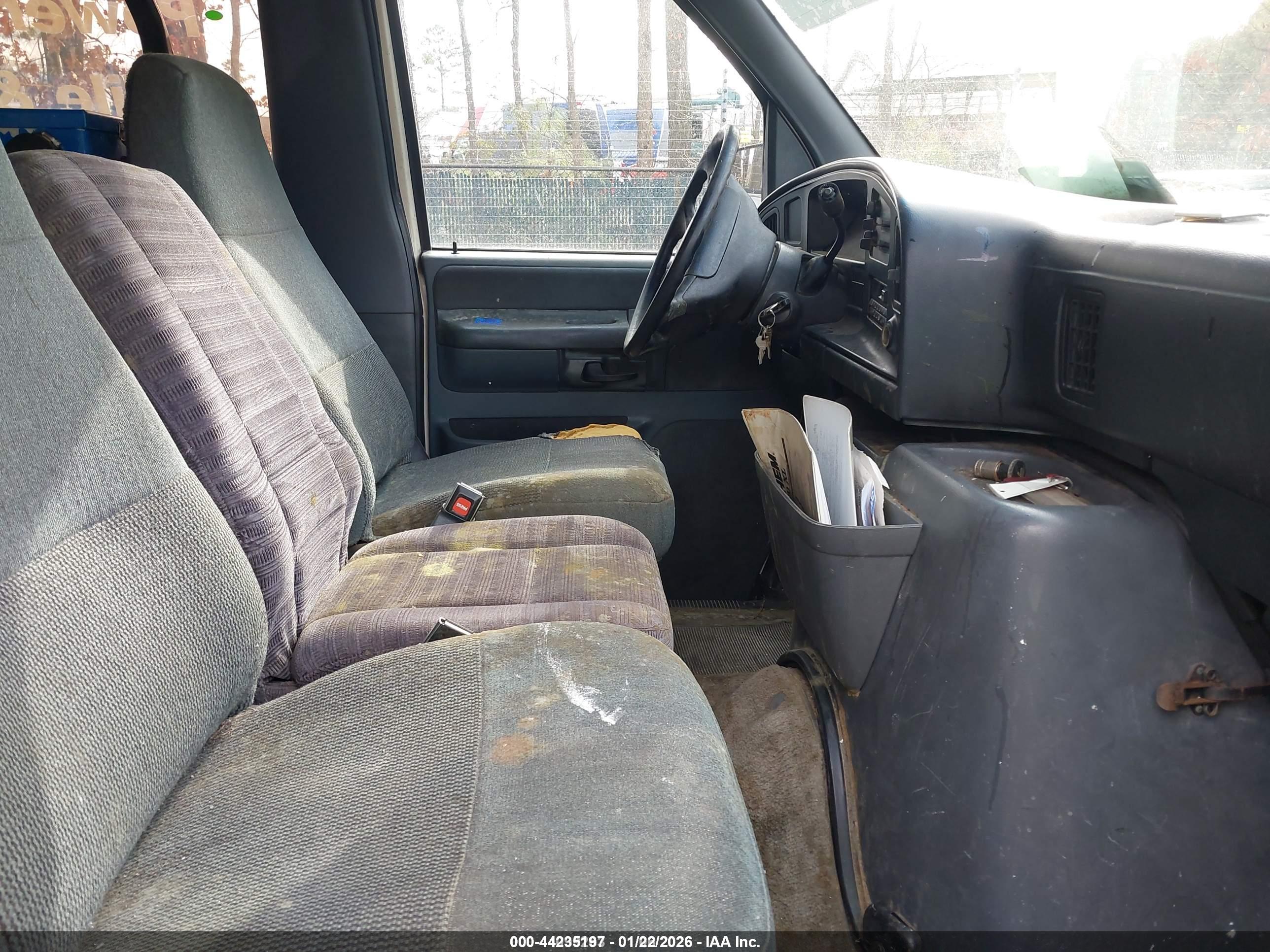 FORD ECONOLINE image 5