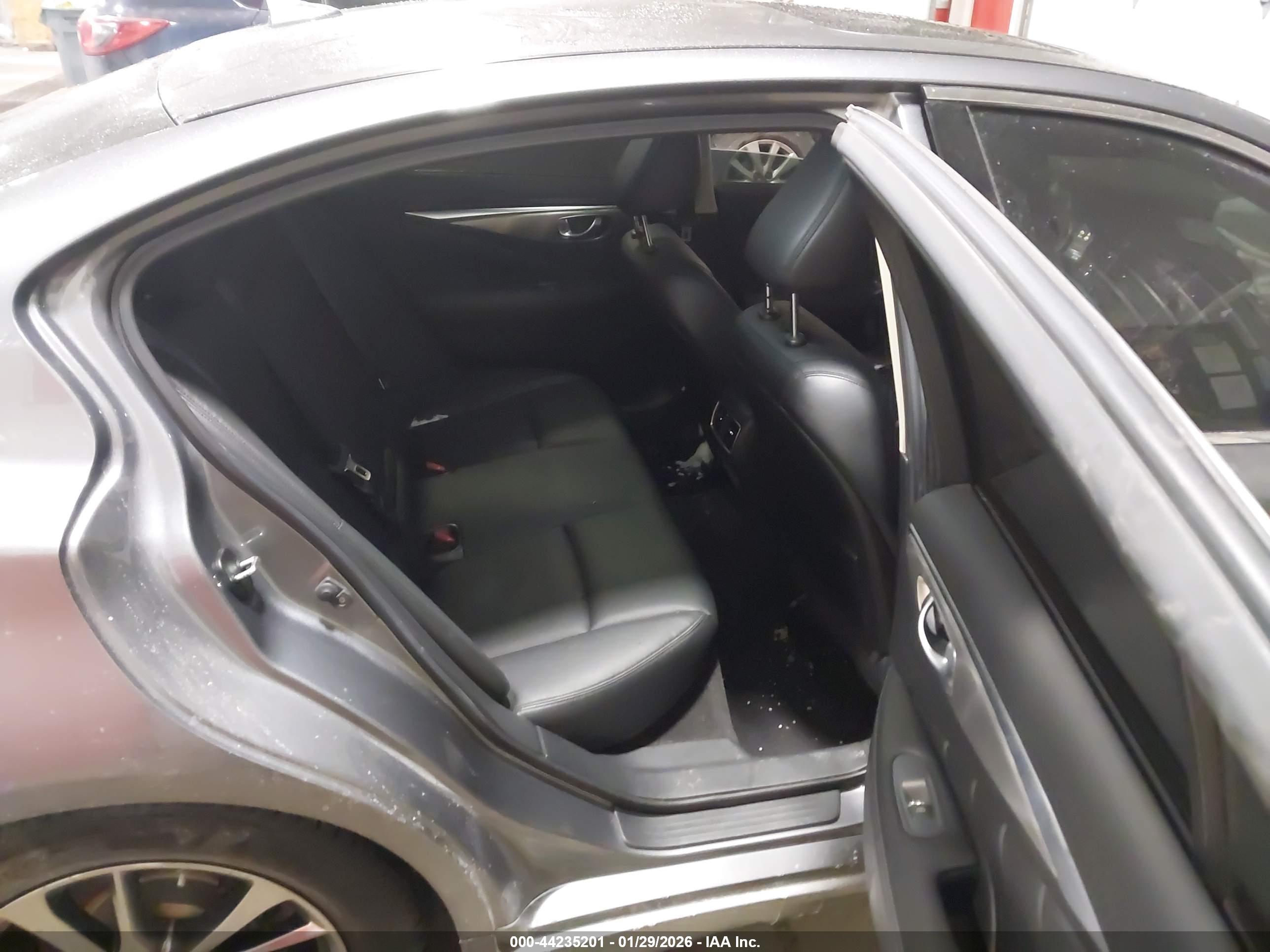 INFINITI Q50 image 8